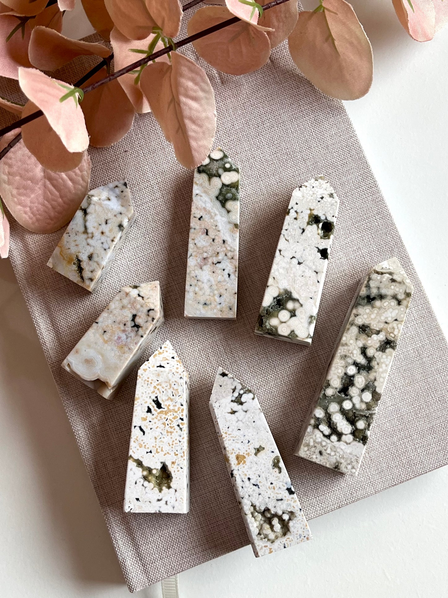 Obelisco in diaspro oceano orbicolare