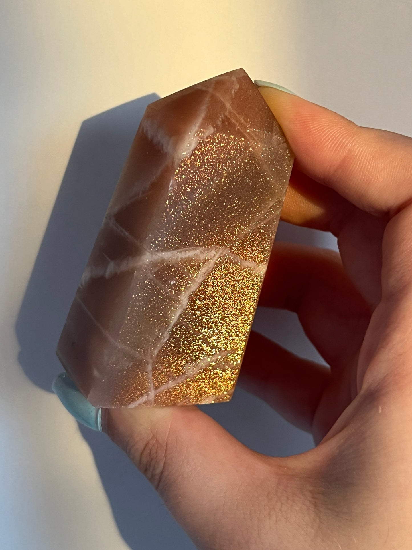 Obelisco in peach moonstone x sunstone