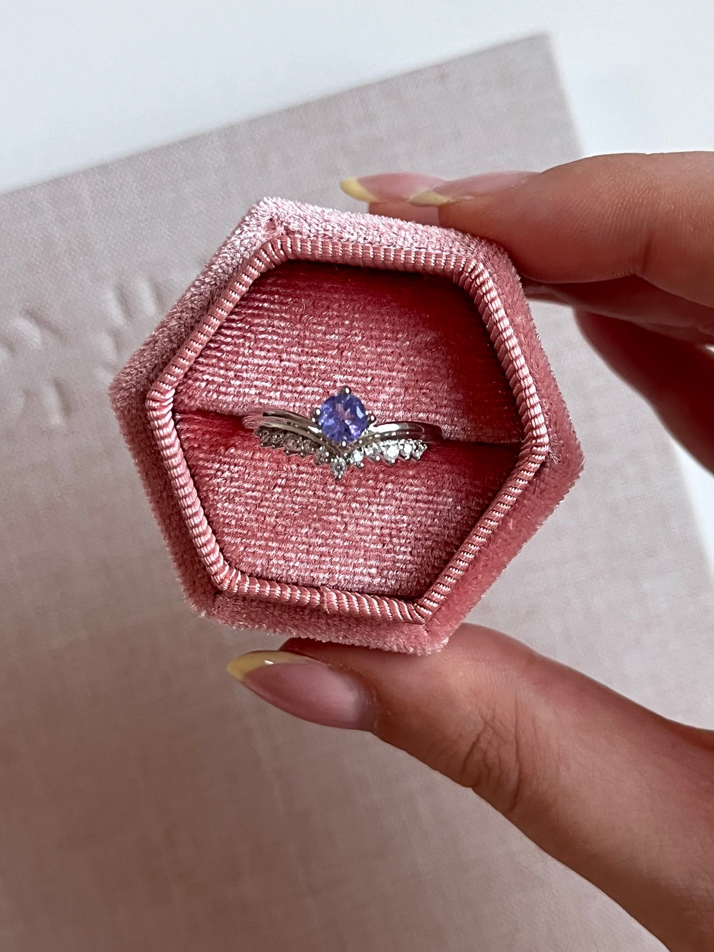 Anello in tanzanite a tiara