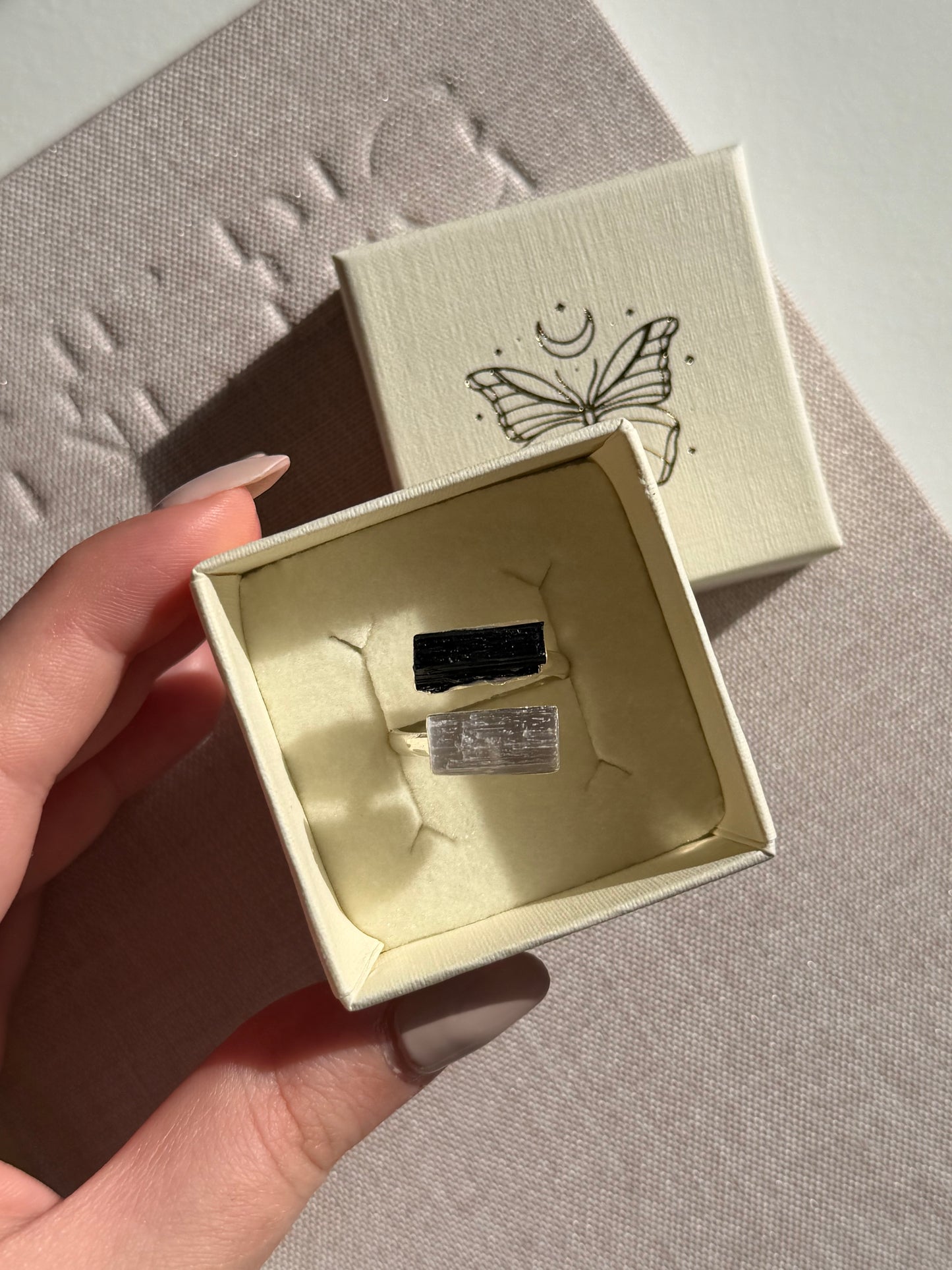 Anello con tormalina e selenite silver