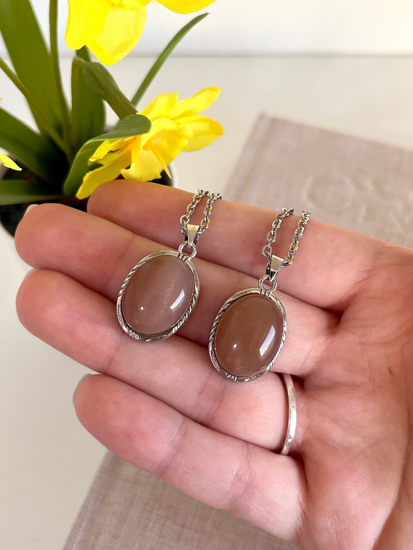 Collana in peach moonstone