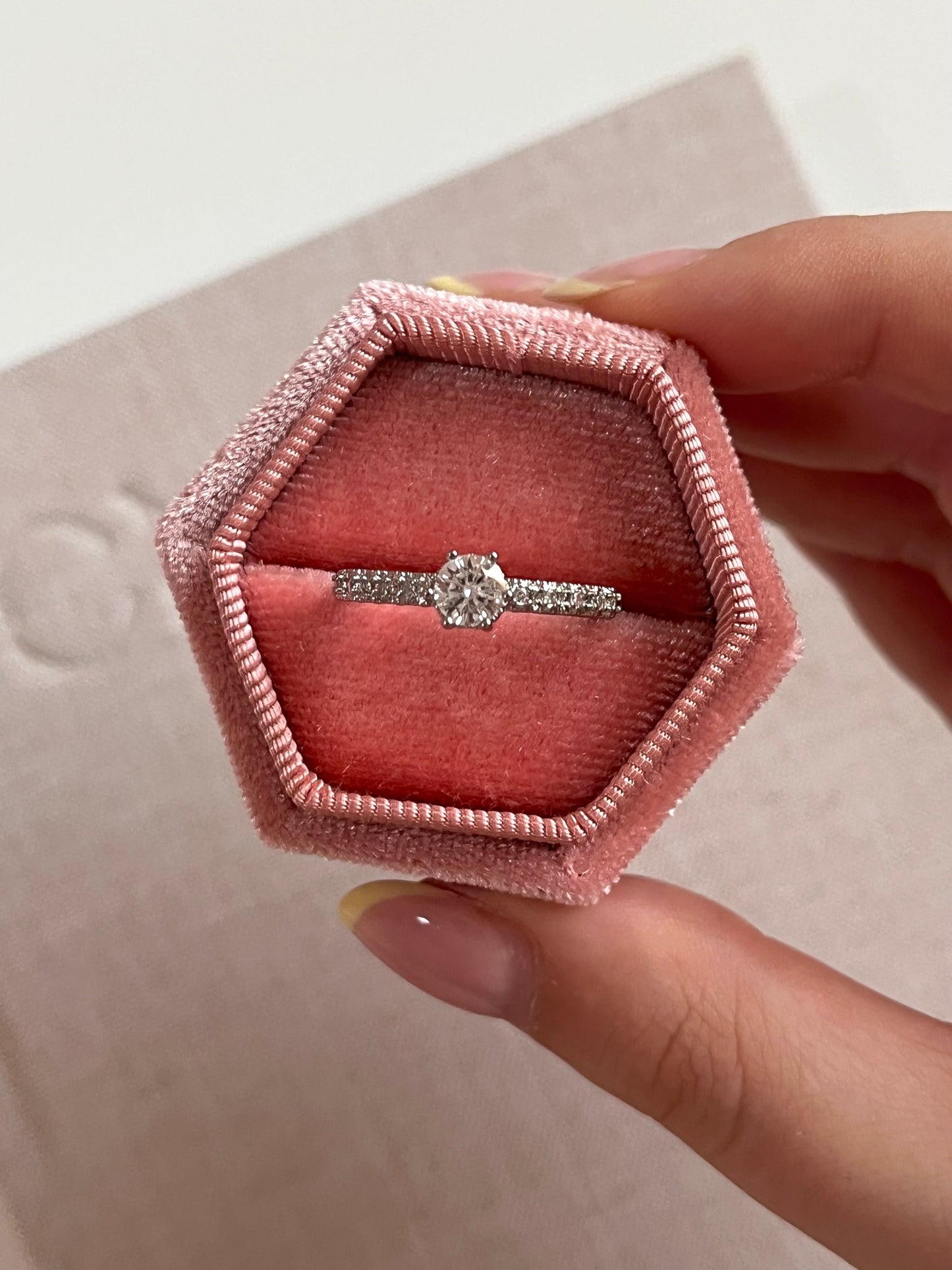 Anello in moissanite