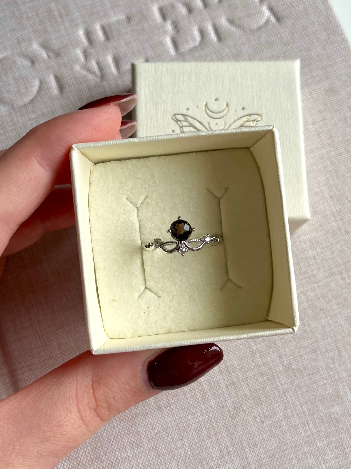 Anello in quarzo fumè a tiara