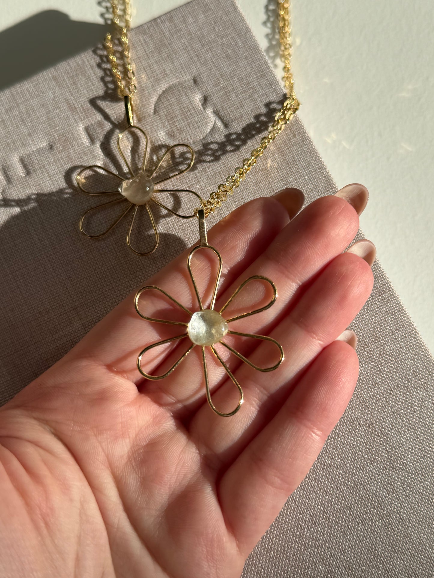 Collana fiore con quarzo