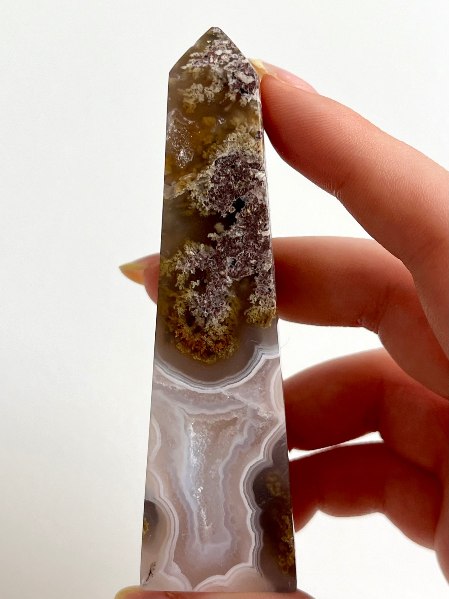 Obelisco in Agata Nebula