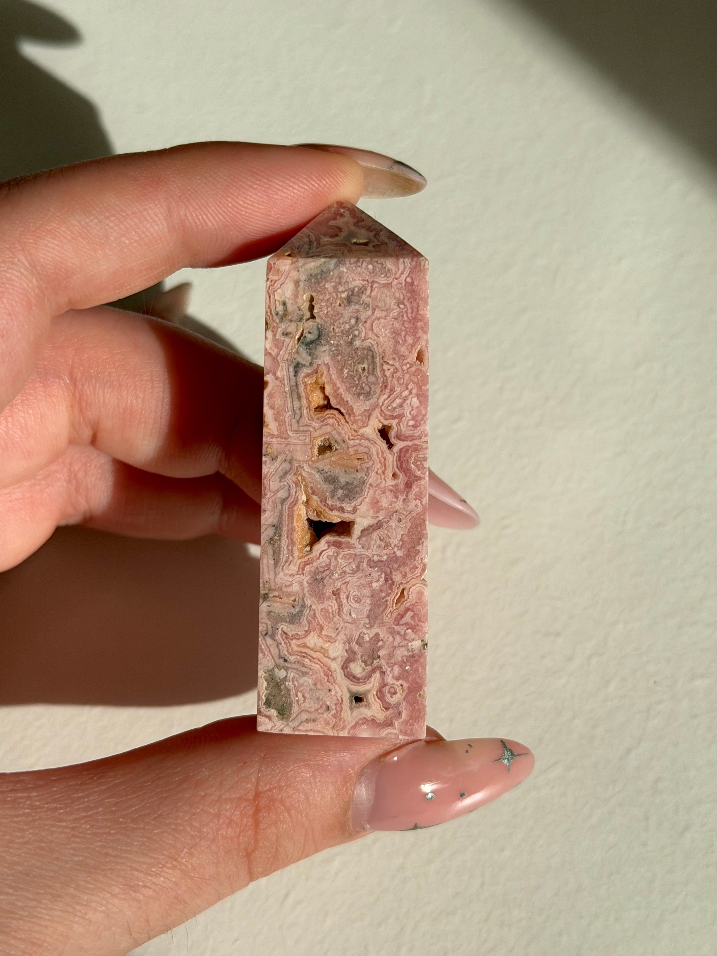 Obelisco in rodocrosite (gruppo B)