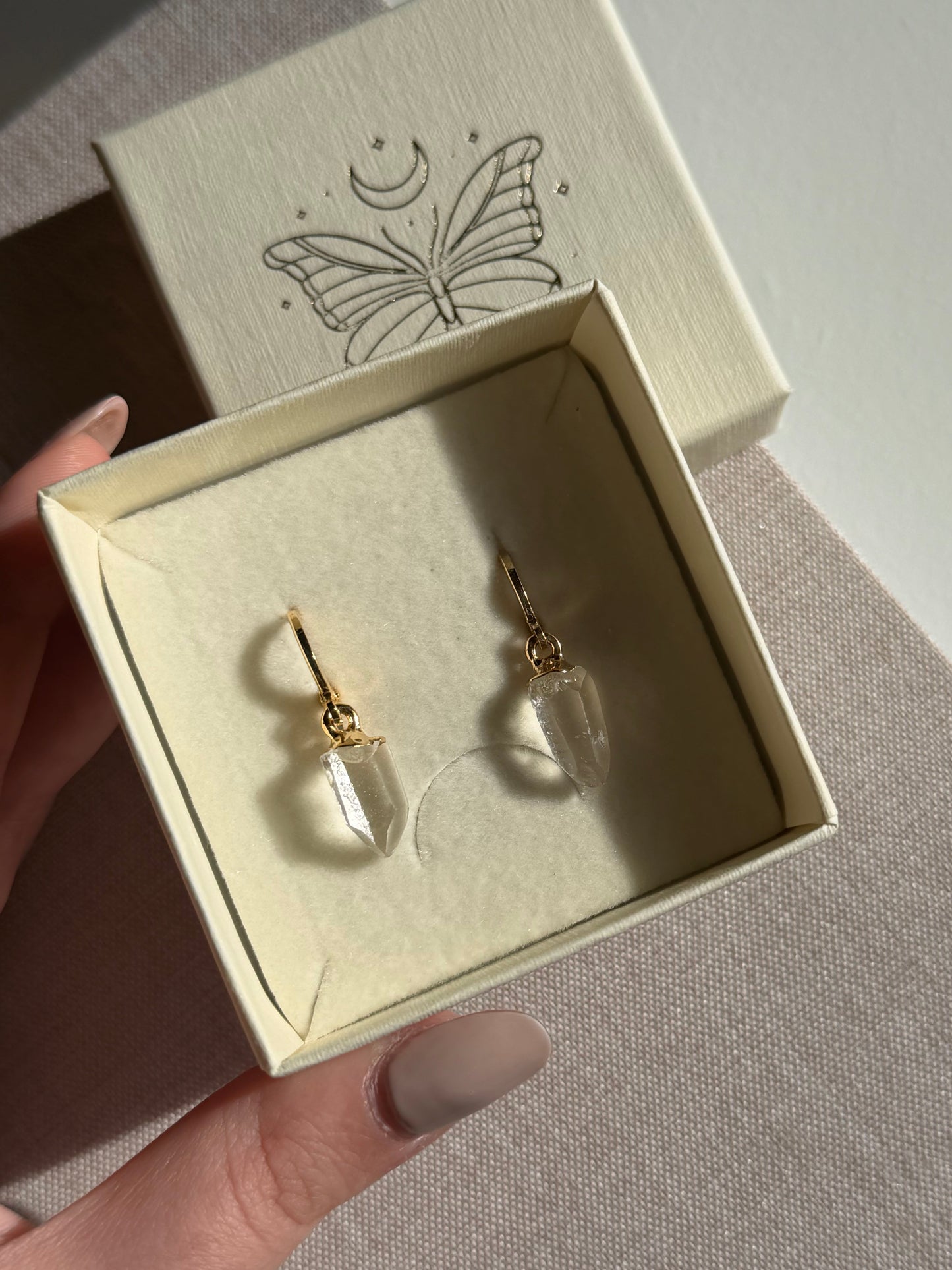 Orecchini a cerchio con pendenti in quarzo