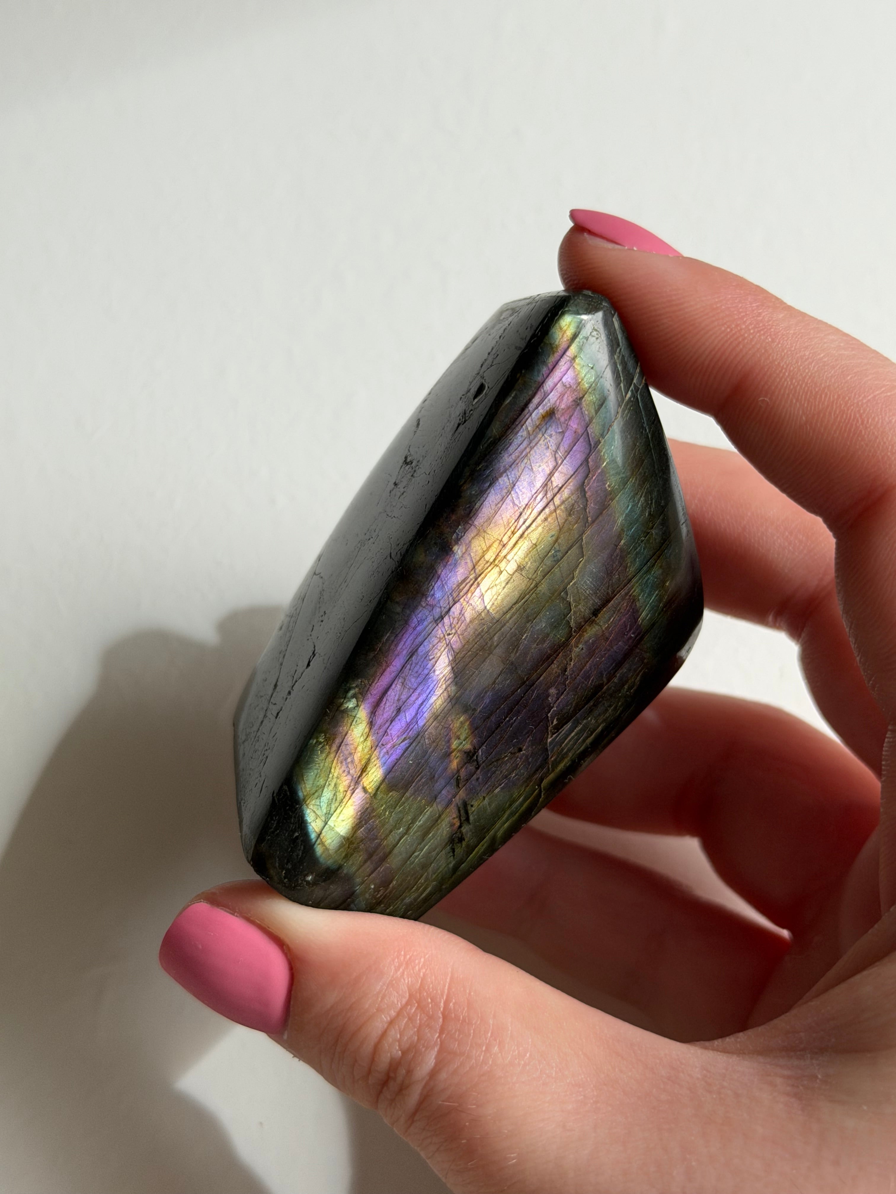 Freeform in labradorite