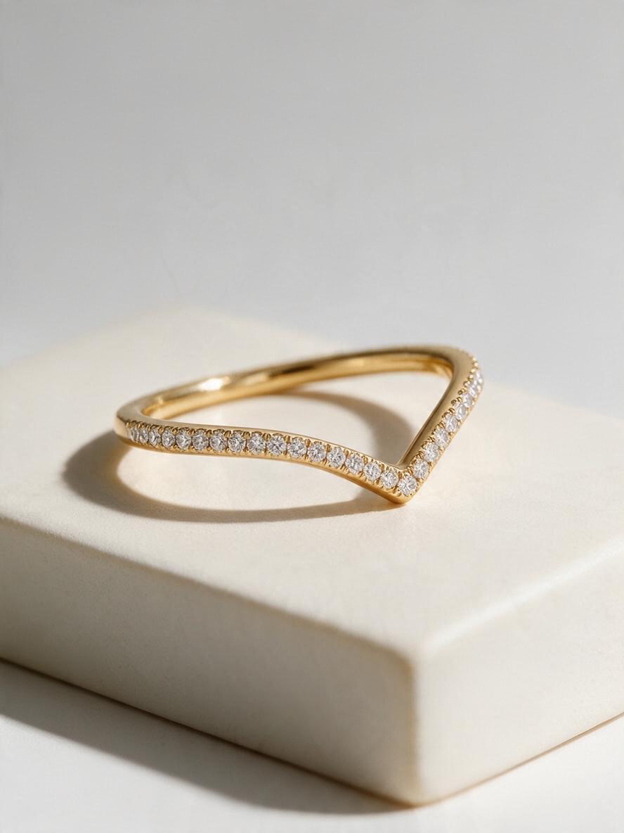 Anello chevron in moissanite (argento 925)