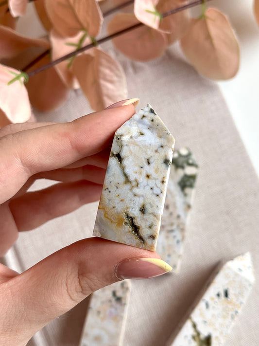 Obelisco in diaspro oceano orbicolare