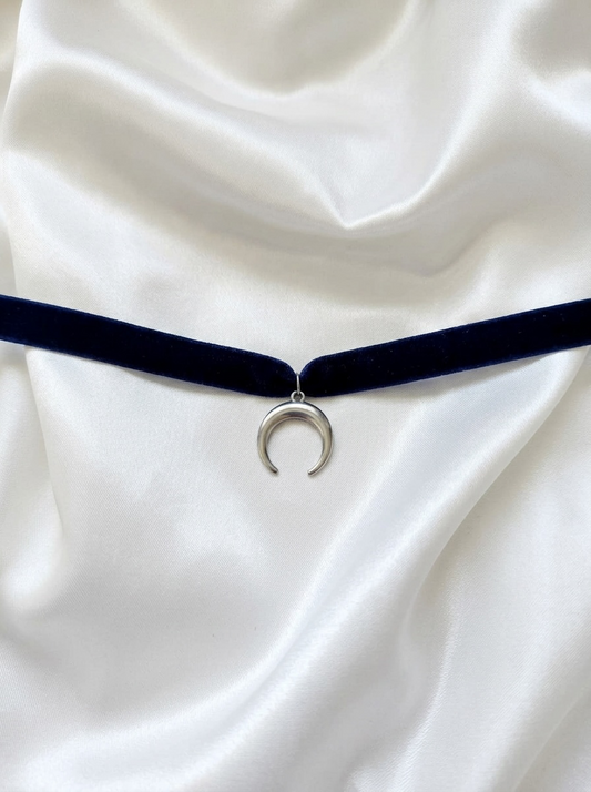 Choker con ciondolo