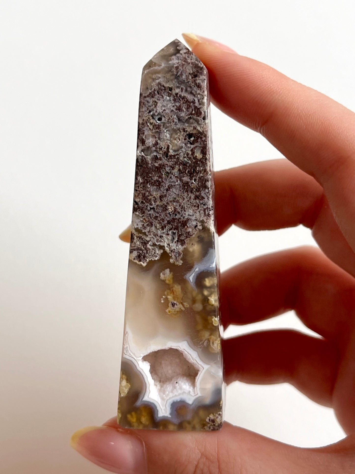 Obelisco in Agata Nebula