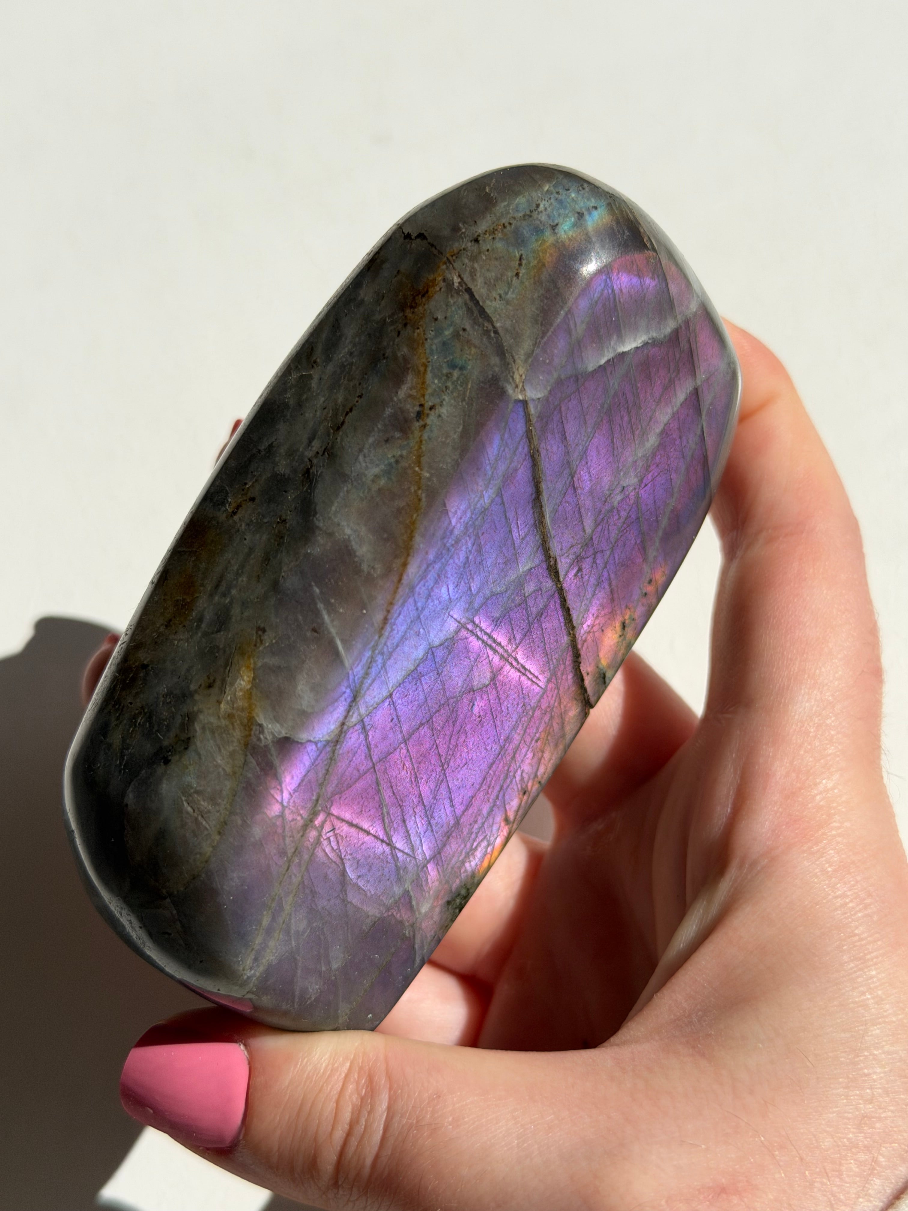 Freeform in labradorite