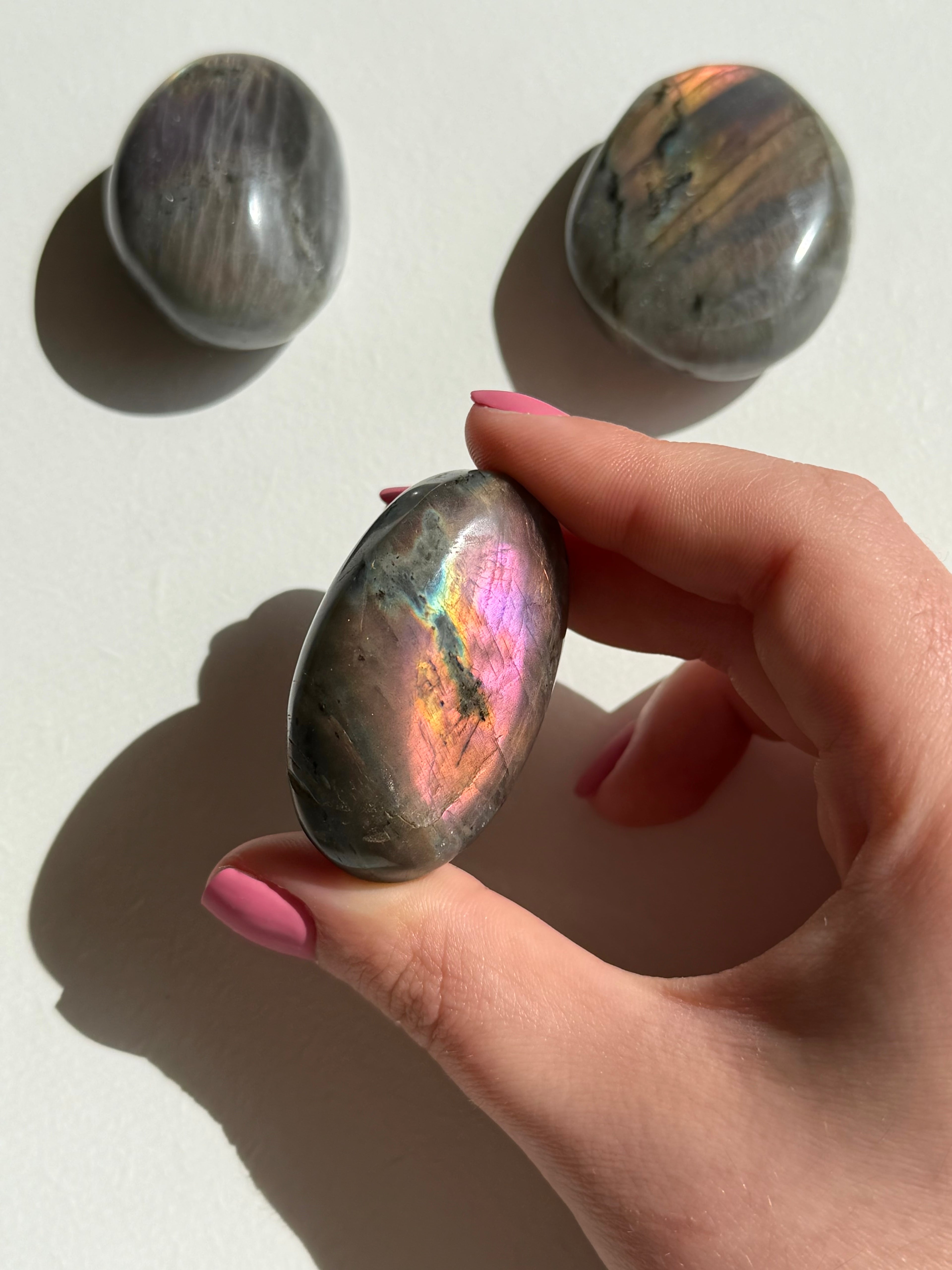 Palmstone in labradorite