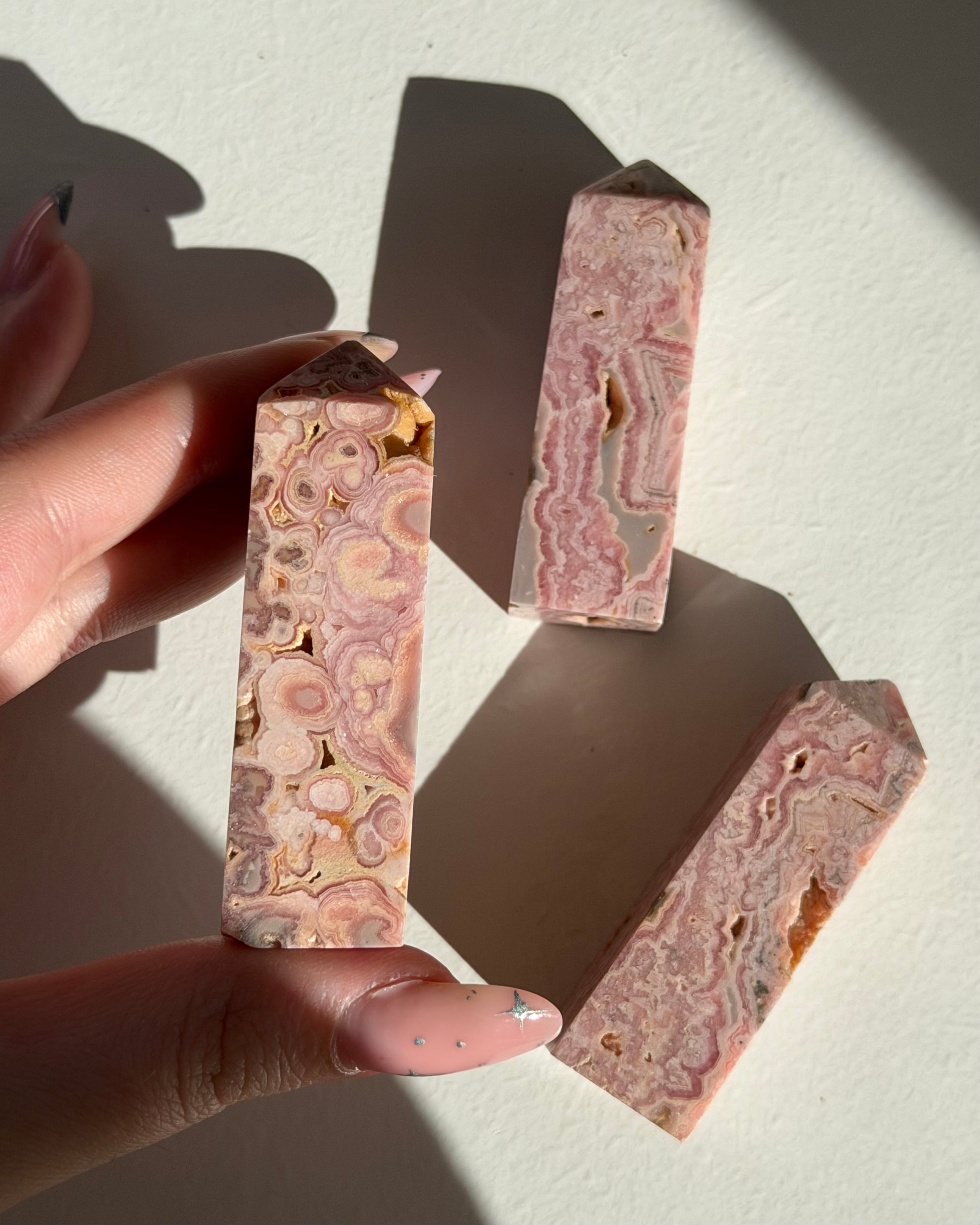 Obelisco in rodocrosite (gruppo B)