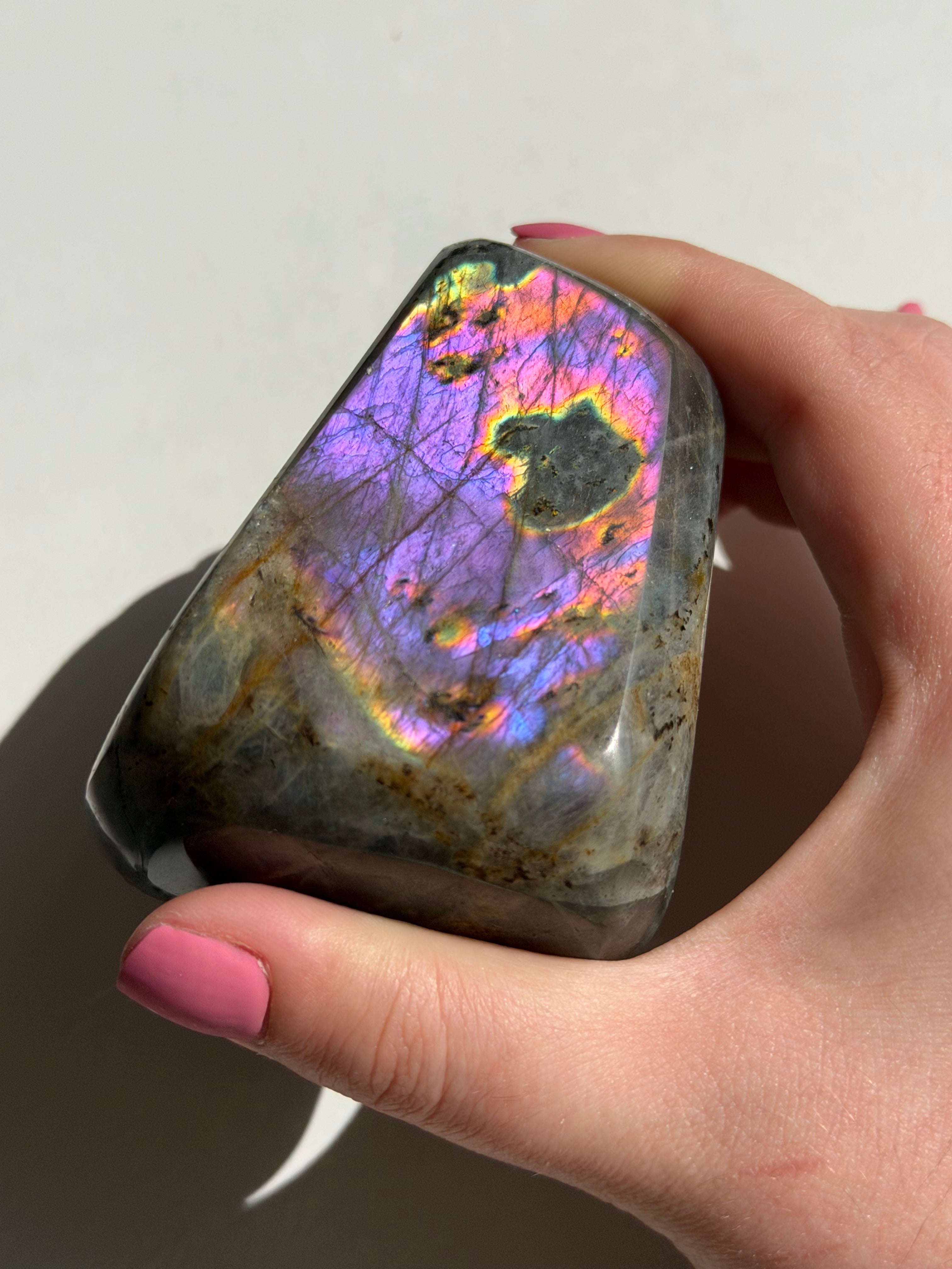 Freeform in labradorite