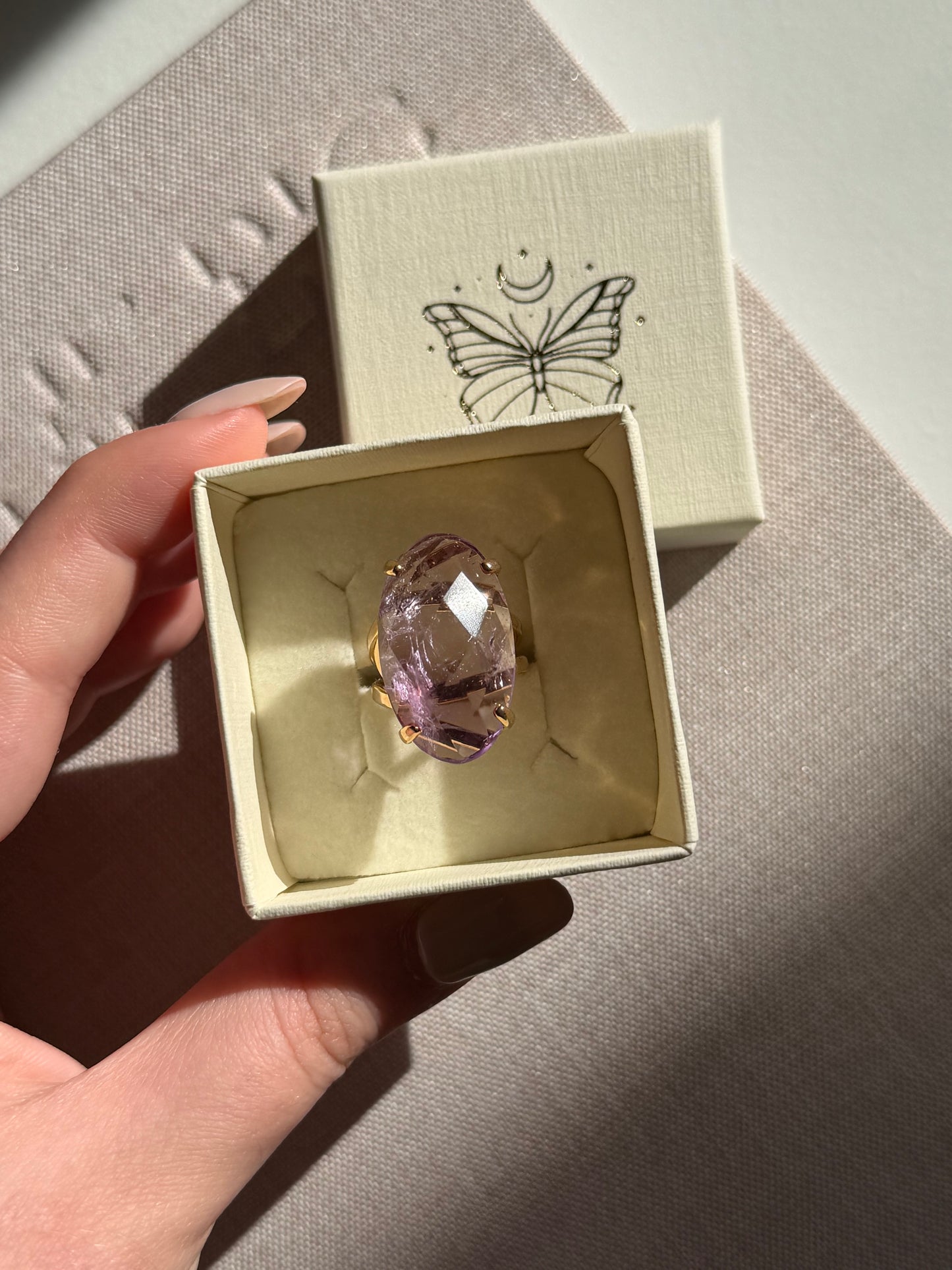 Anello in ametista sfaccettata