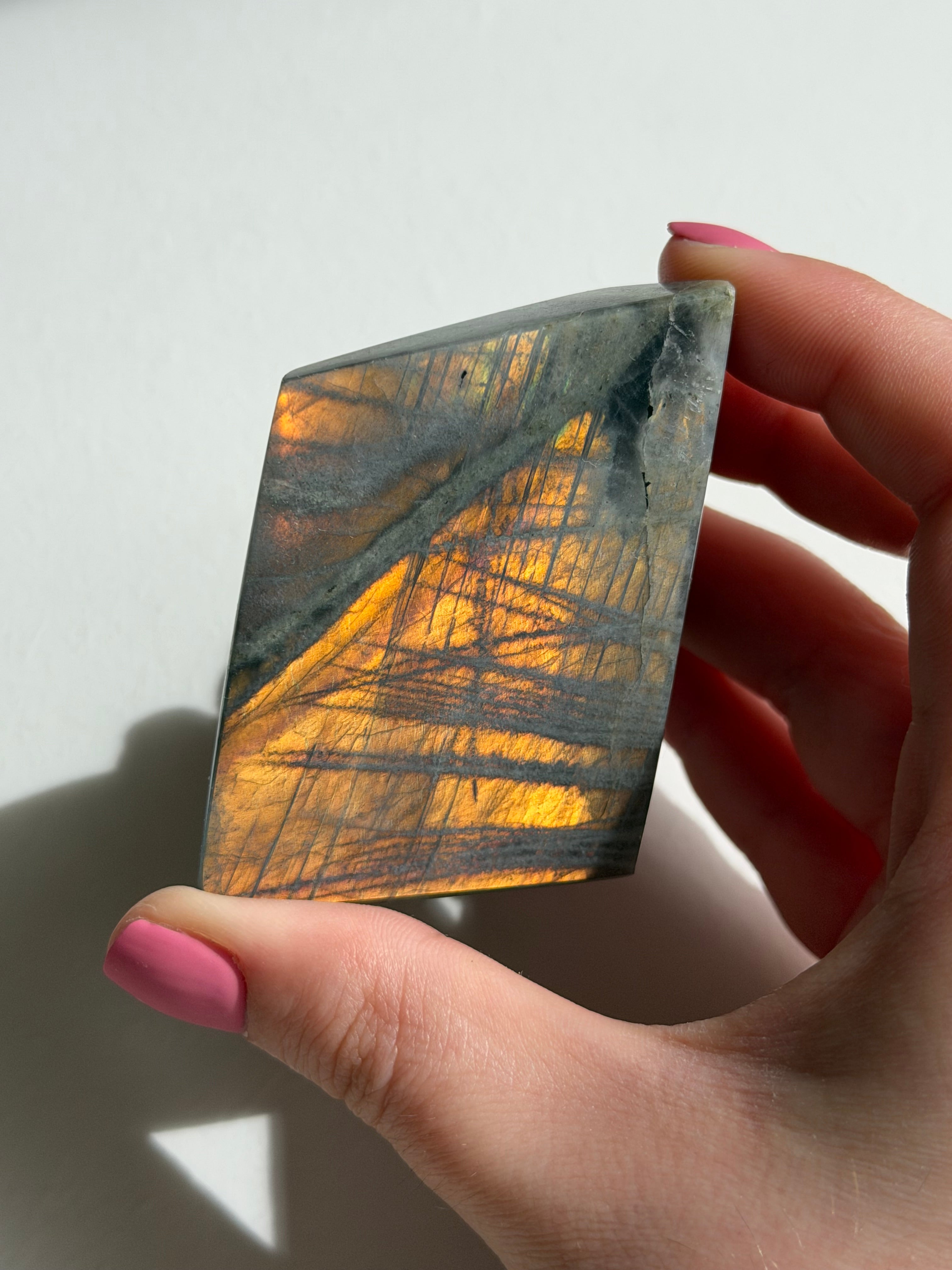 Freeform in labradorite