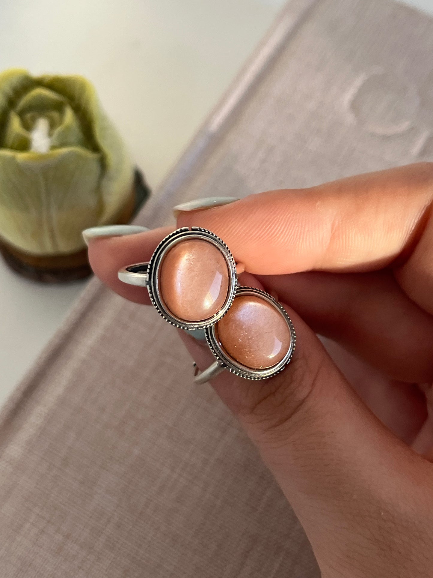 Anello in peach moonstone (argento 925)