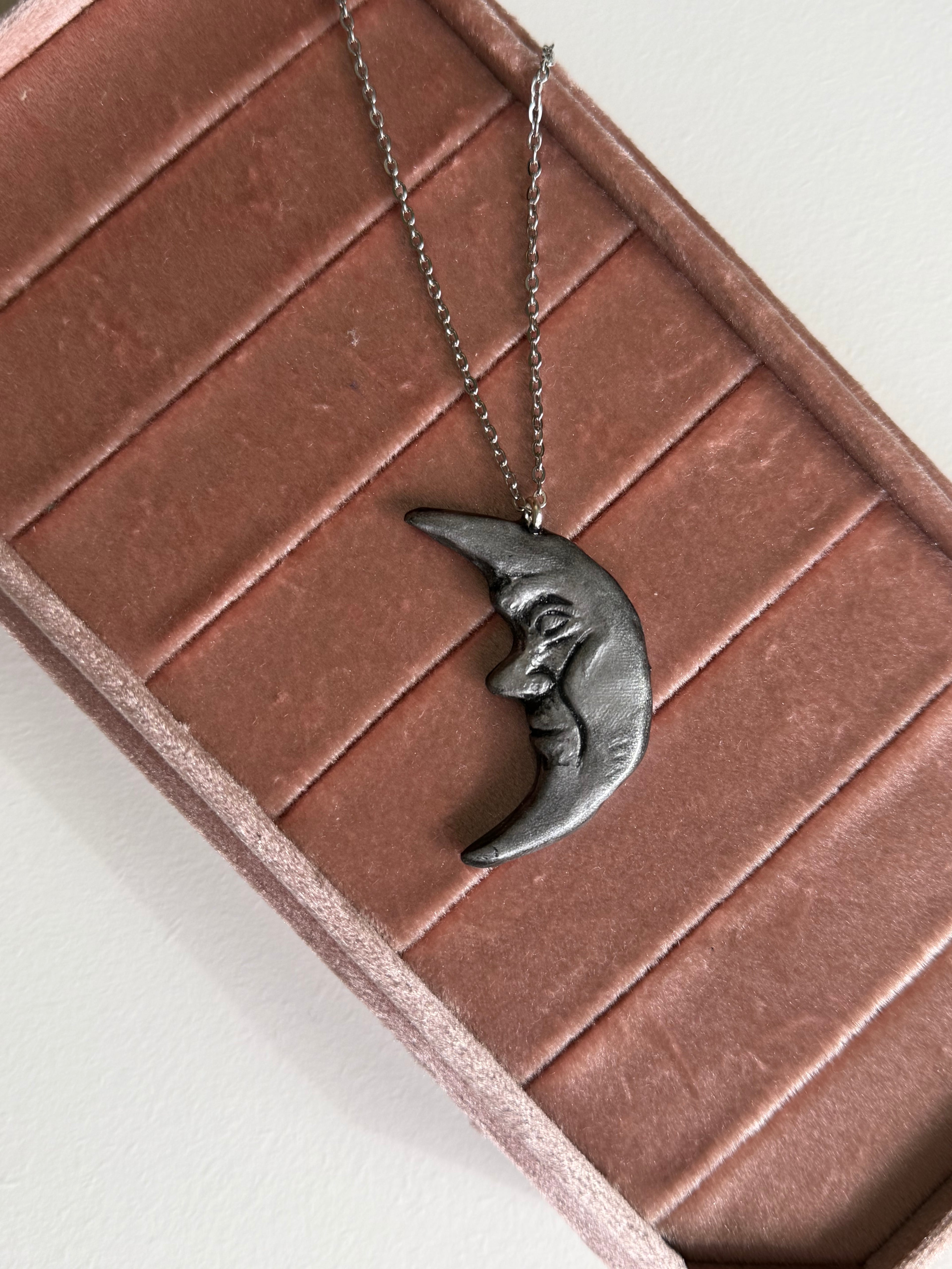 Collana luna con volto