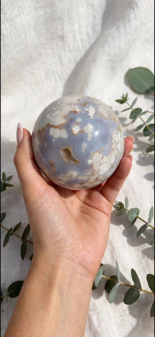 Sfera in Agata Sakura blu con ametista rosa