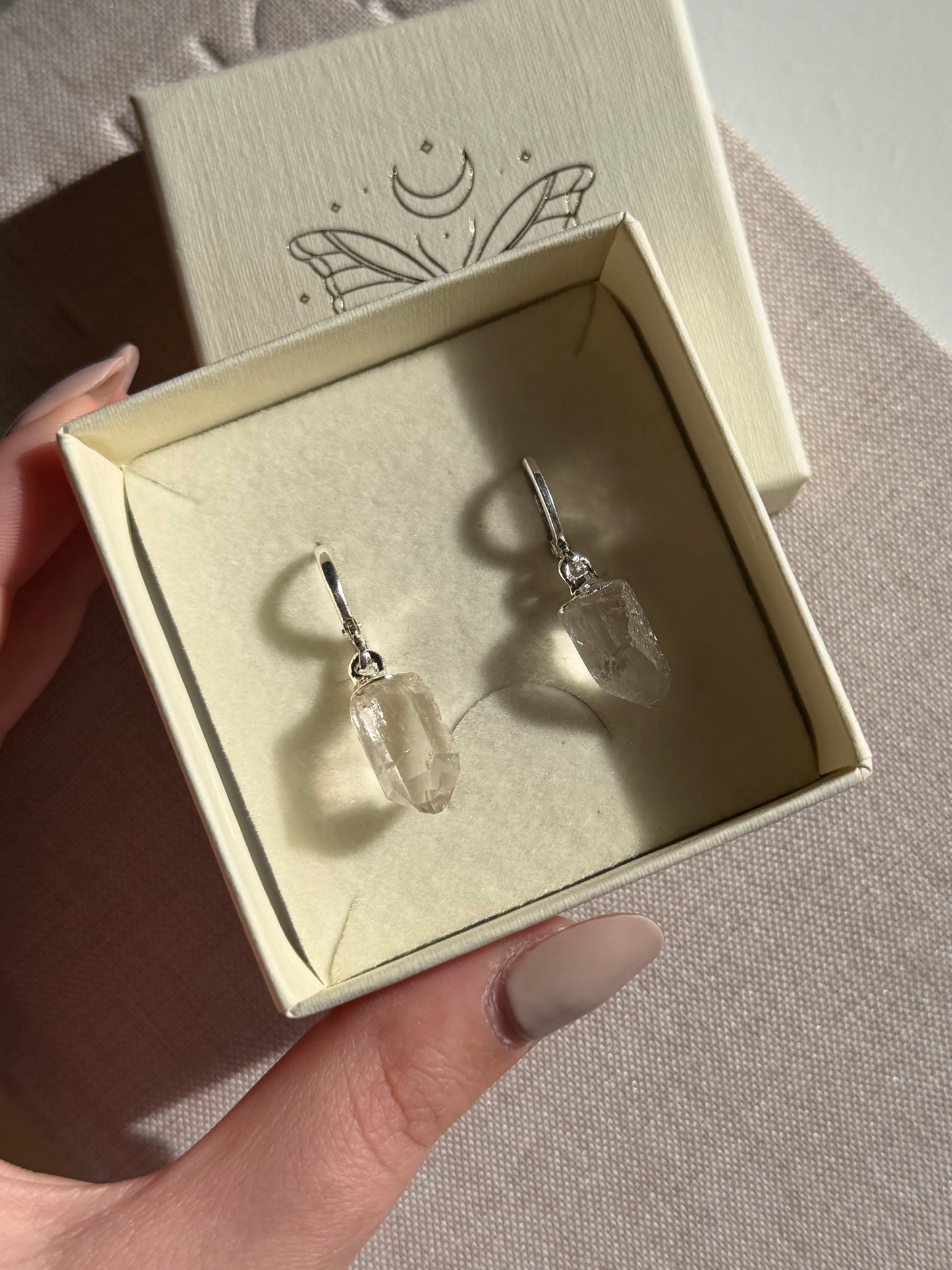 Orecchini a cerchio con pendenti in quarzo