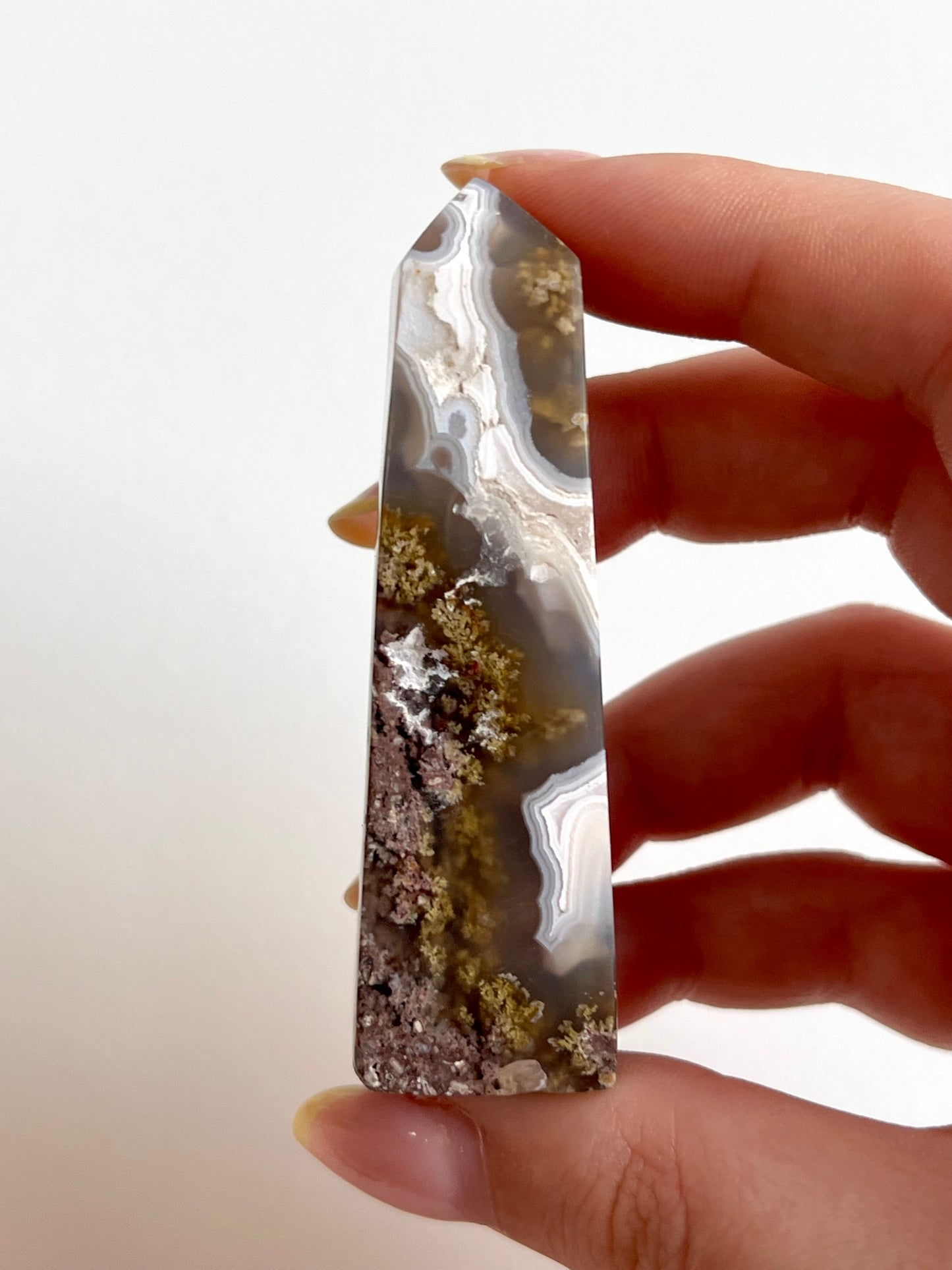 Obelisco in Agata Nebula