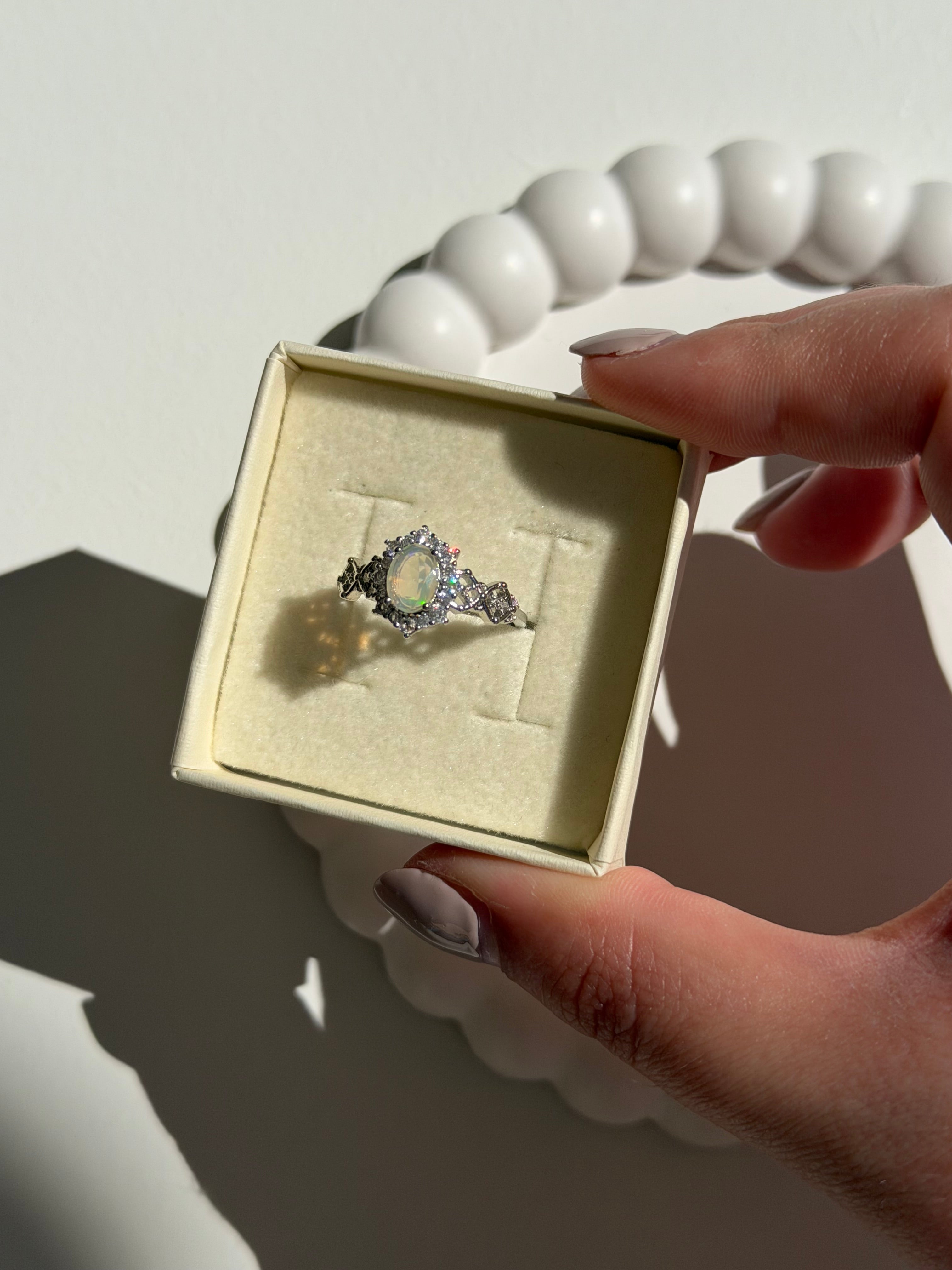 Anello in opale etiope