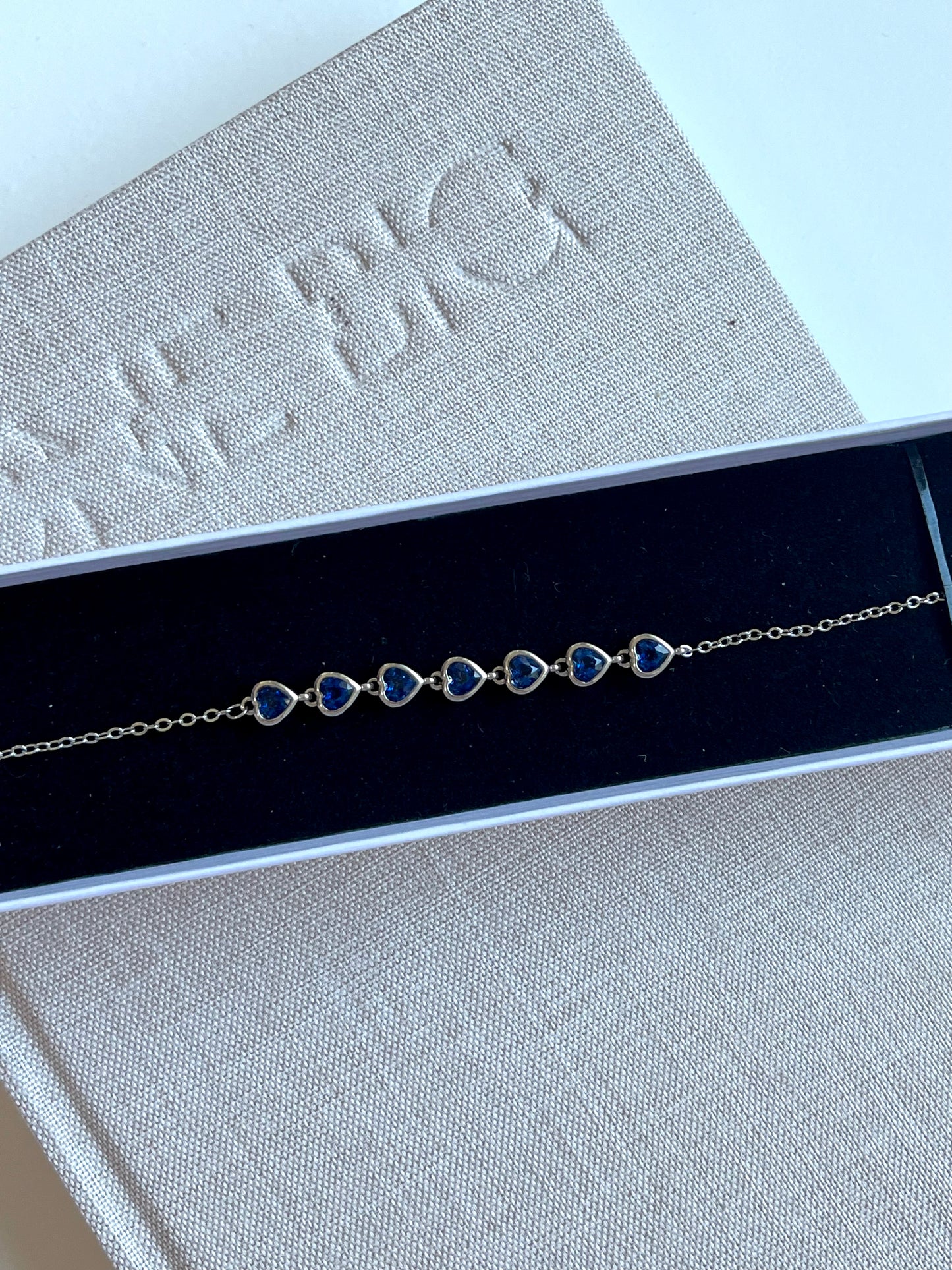 Bracciale in zaffiro blu a cuori
