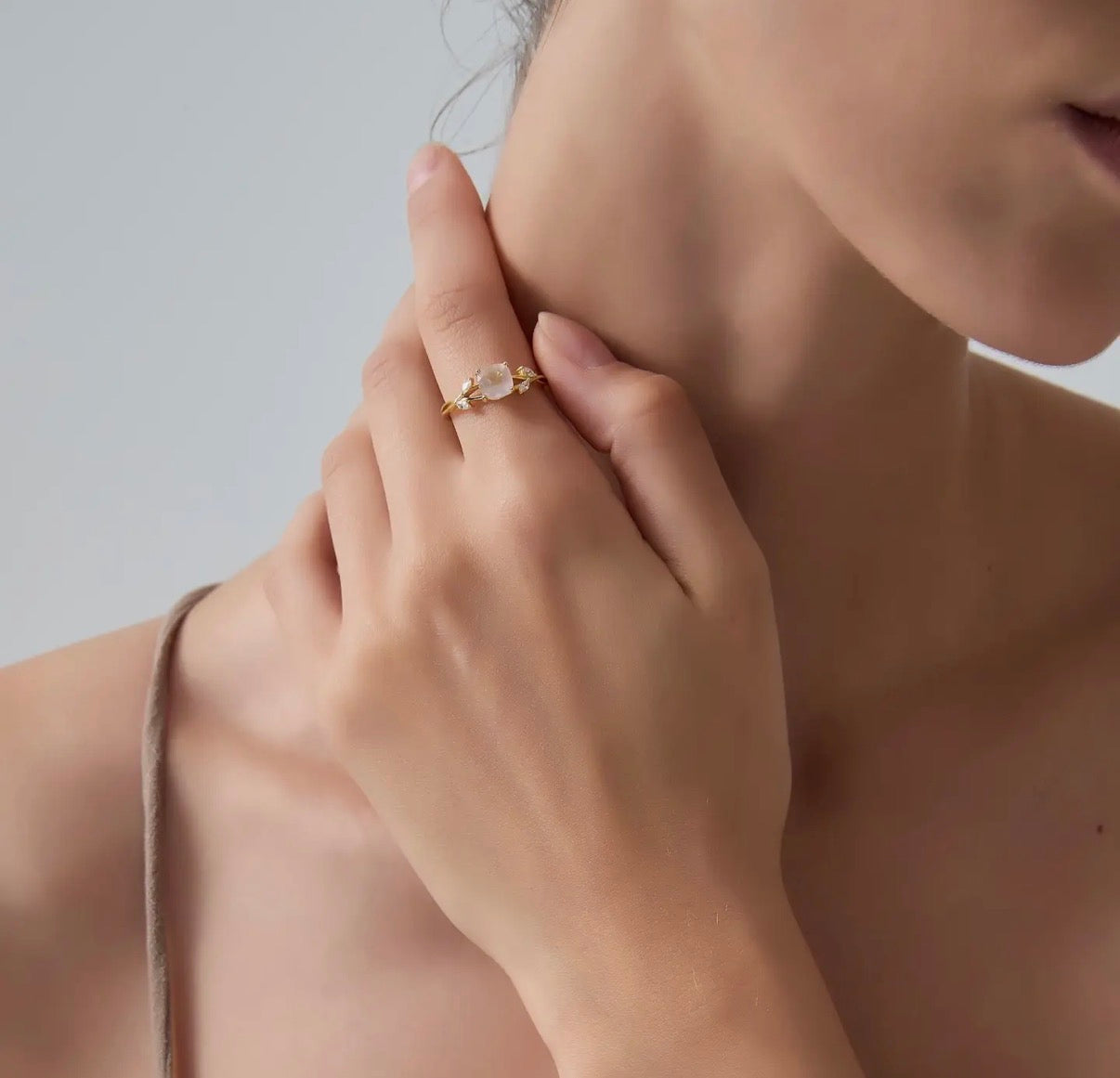 Anello a foglie con quarzo rosa (argento 925)