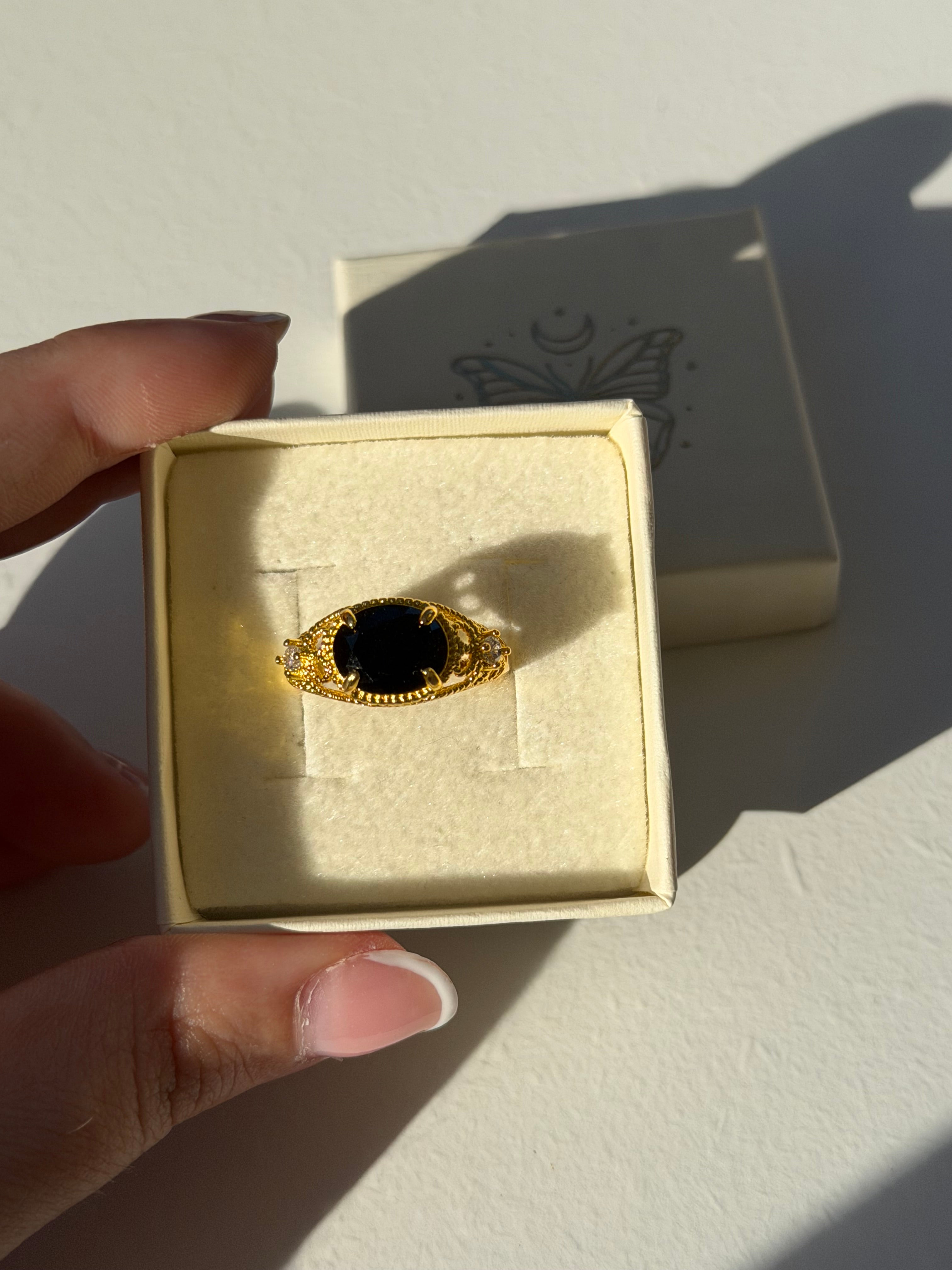Anello in spinello nero