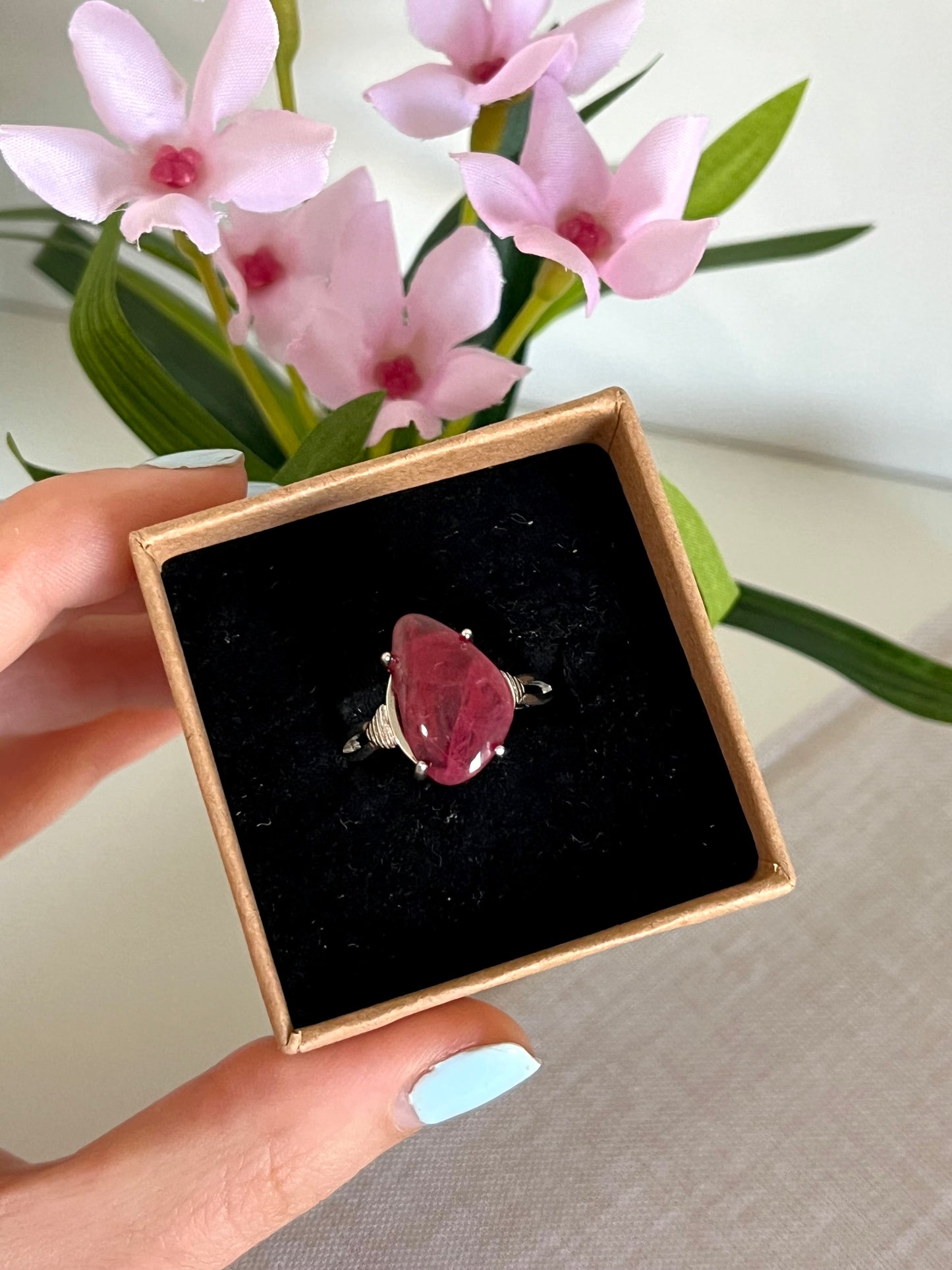 Anello in rodonite