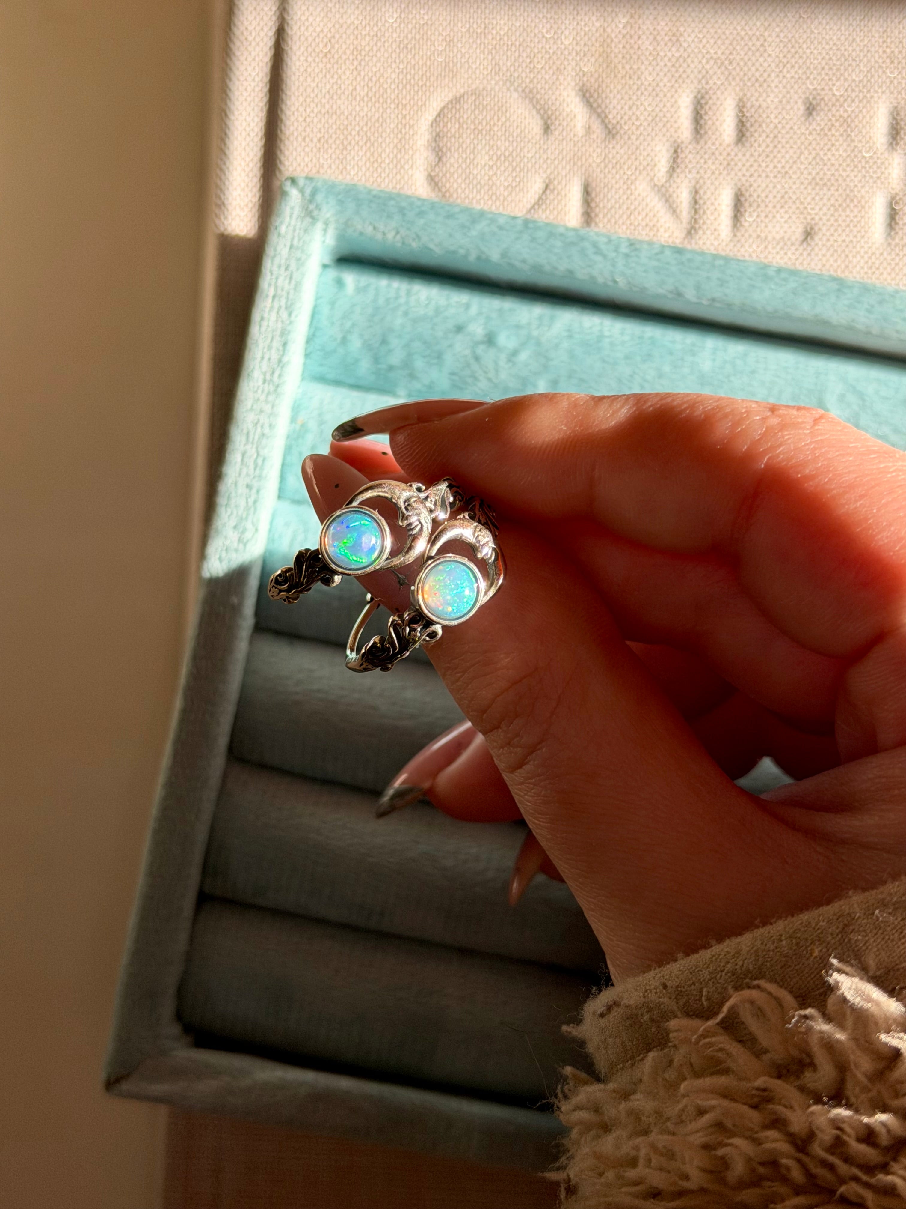 Anello luna vintage in opale etiope (argento 925)