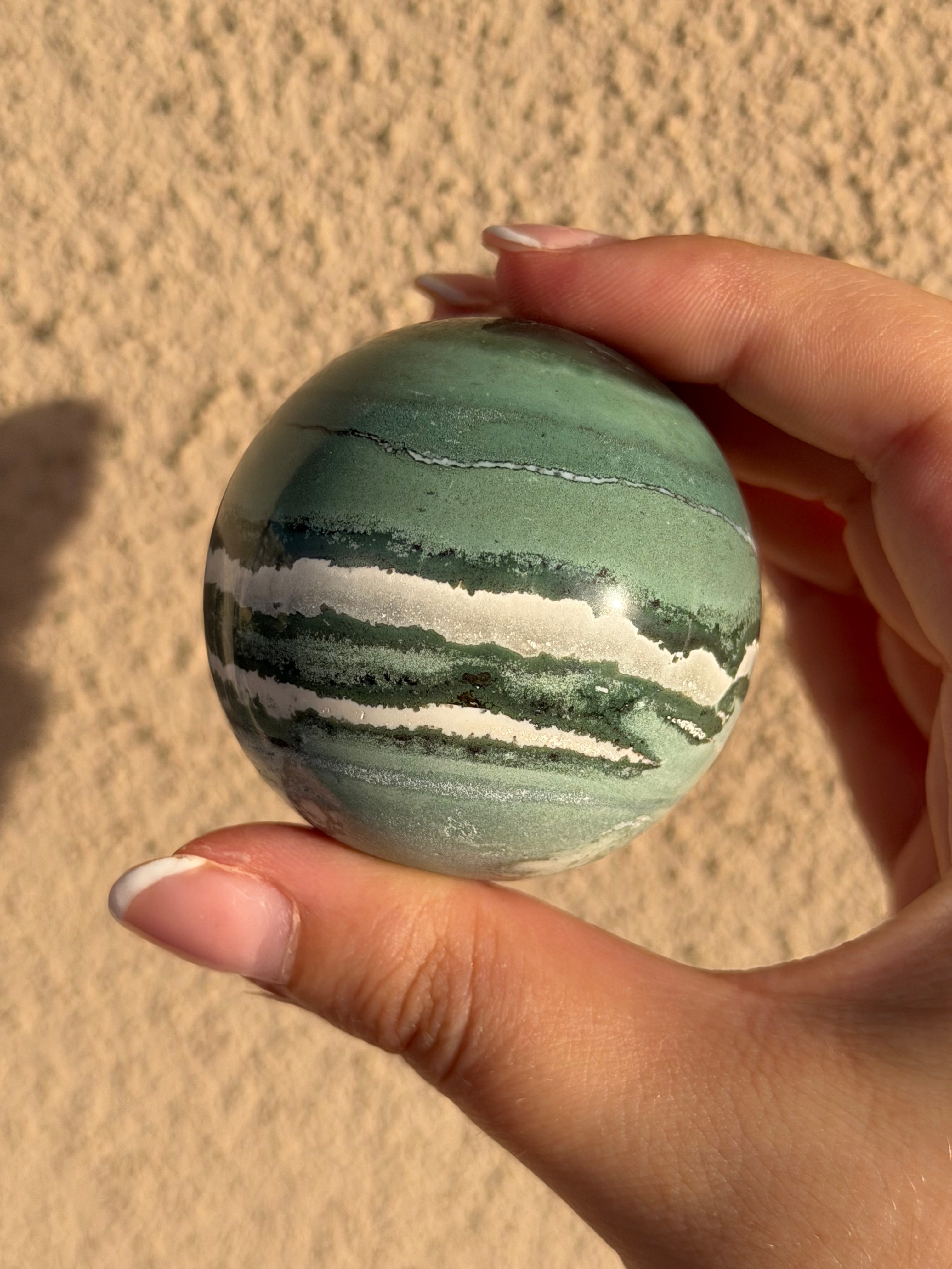 Sfera in sardonyx verde