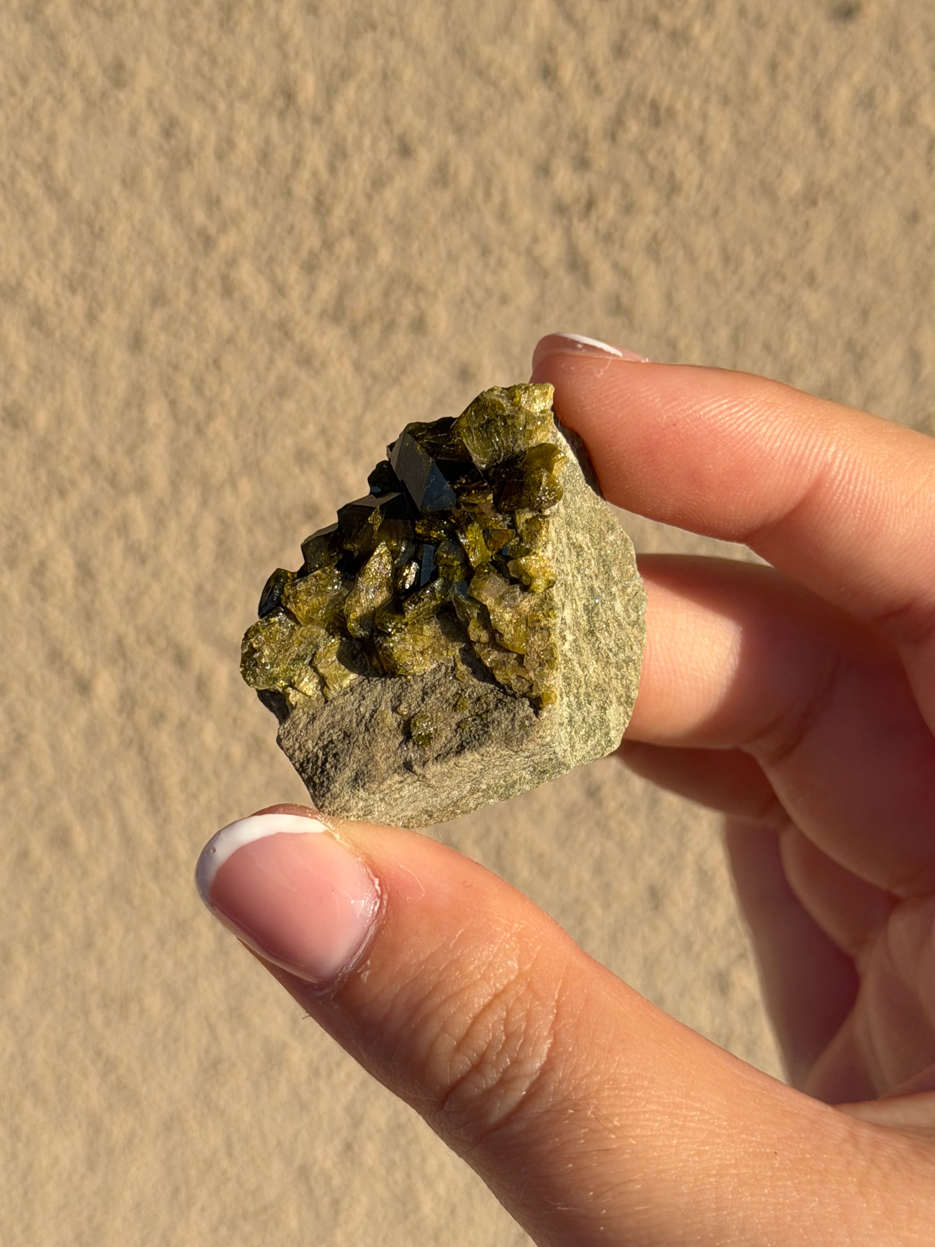 Granato, epidoto e vesuvianite (italiana)