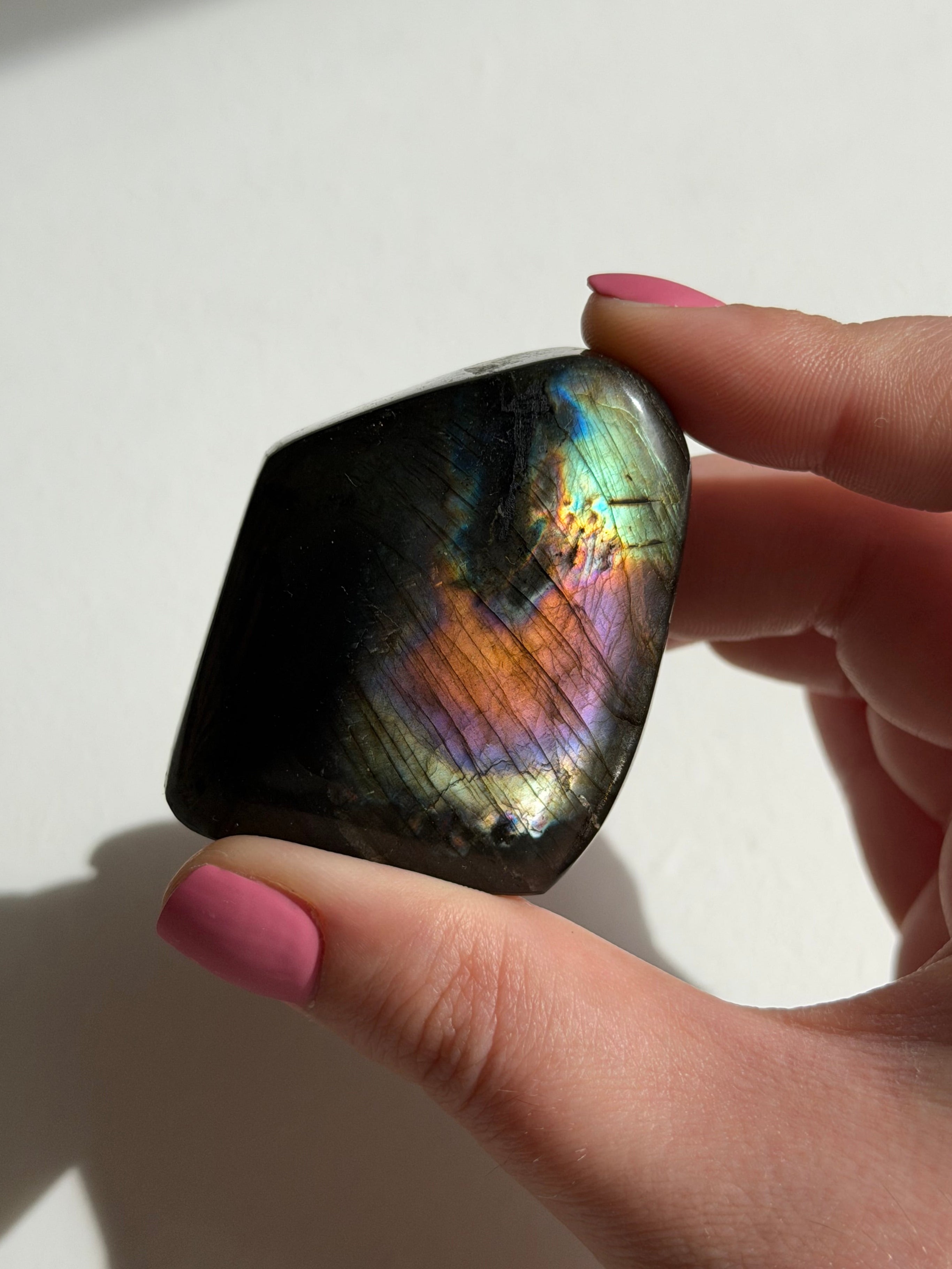 Freeform in labradorite