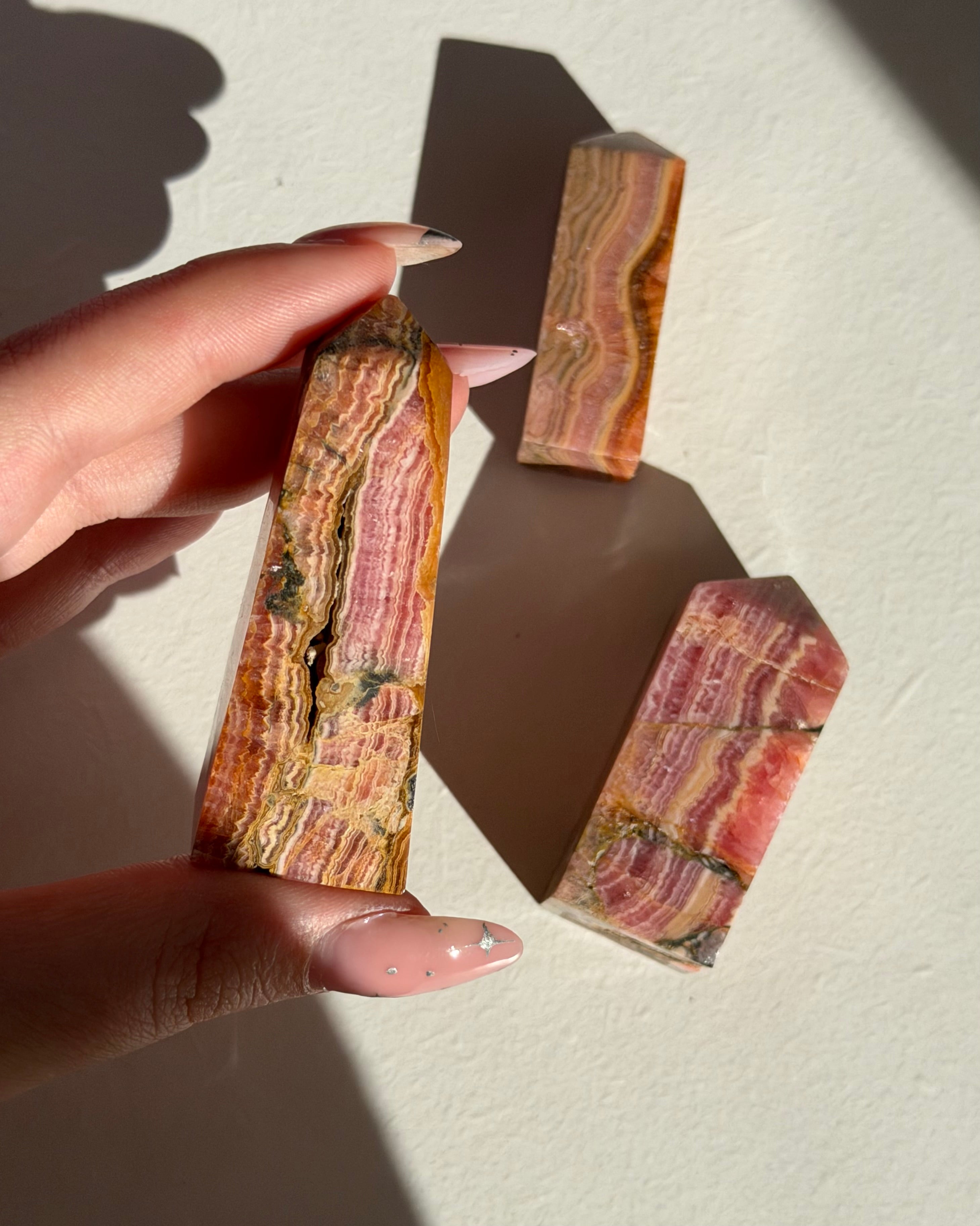 Obelisco in rodocrosite (gruppo A)