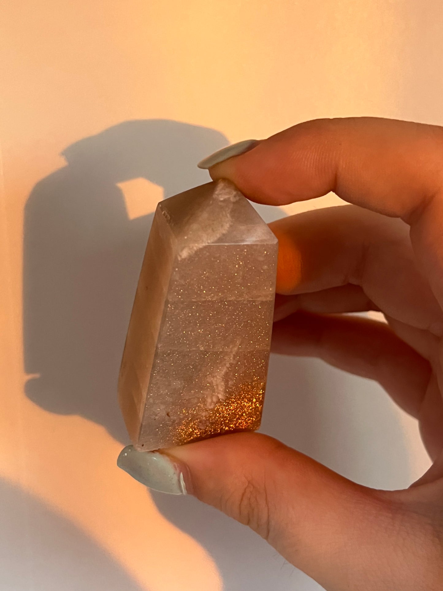 Obelisco in peach moonstone x sunstone