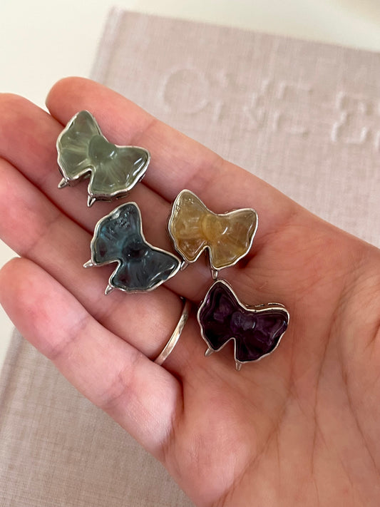 Charm fiocco in fluorite (fori laterali, senza catenina)