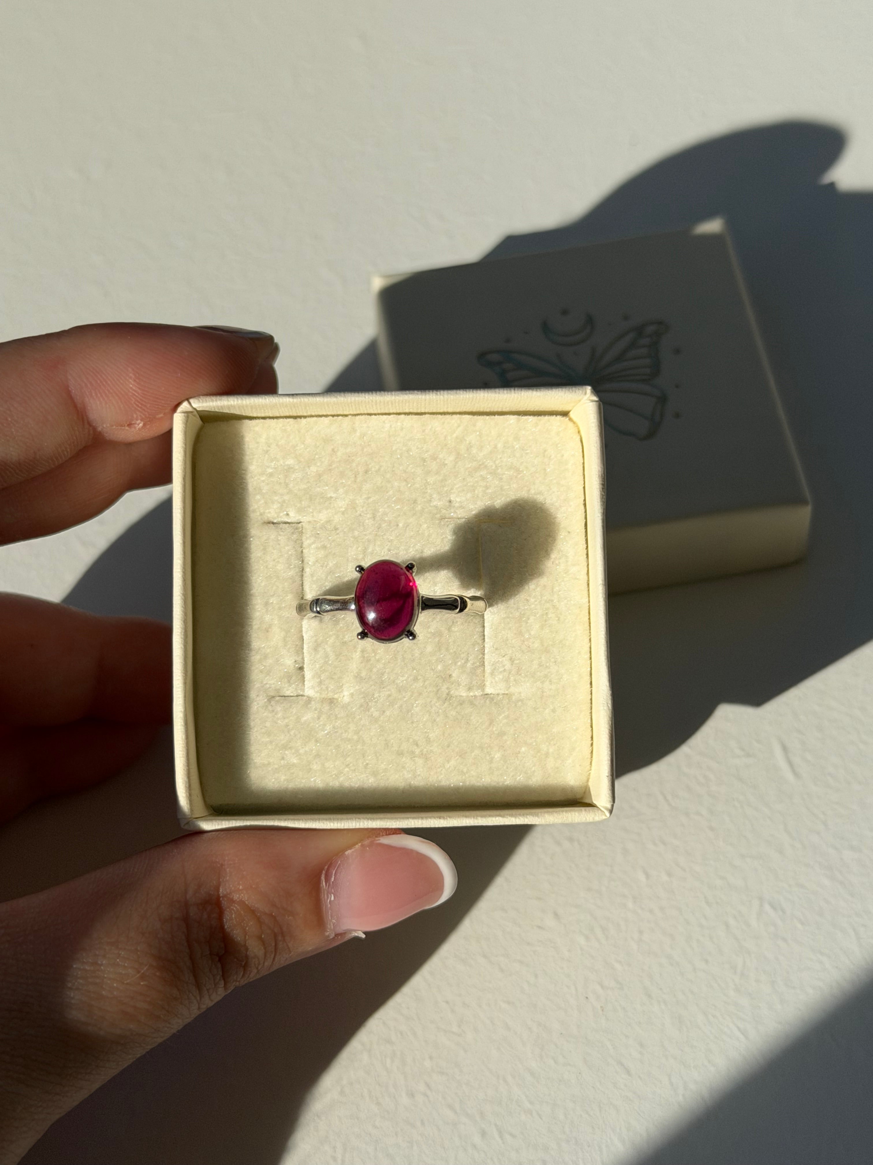 Anello in granato purple