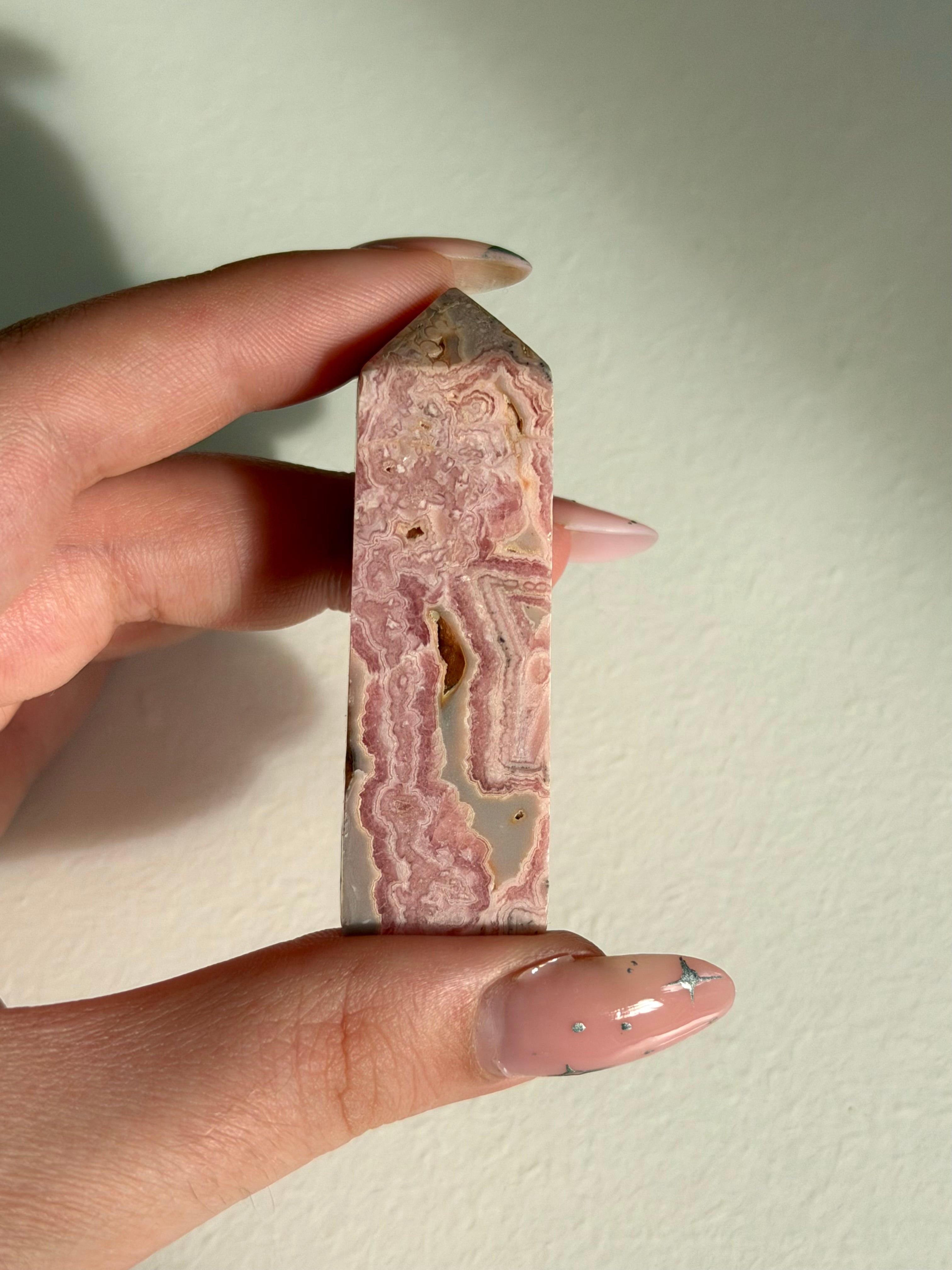 Obelisco in rodocrosite (gruppo B)