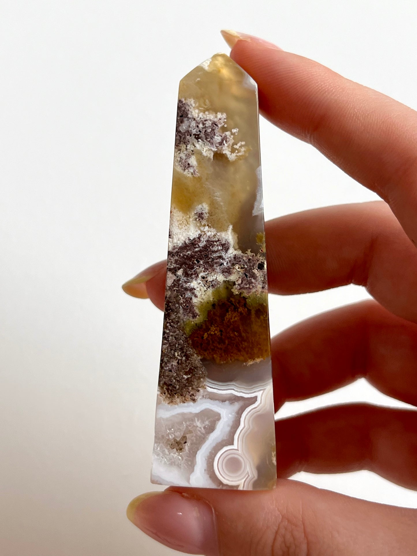 Obelisco in Agata Nebula