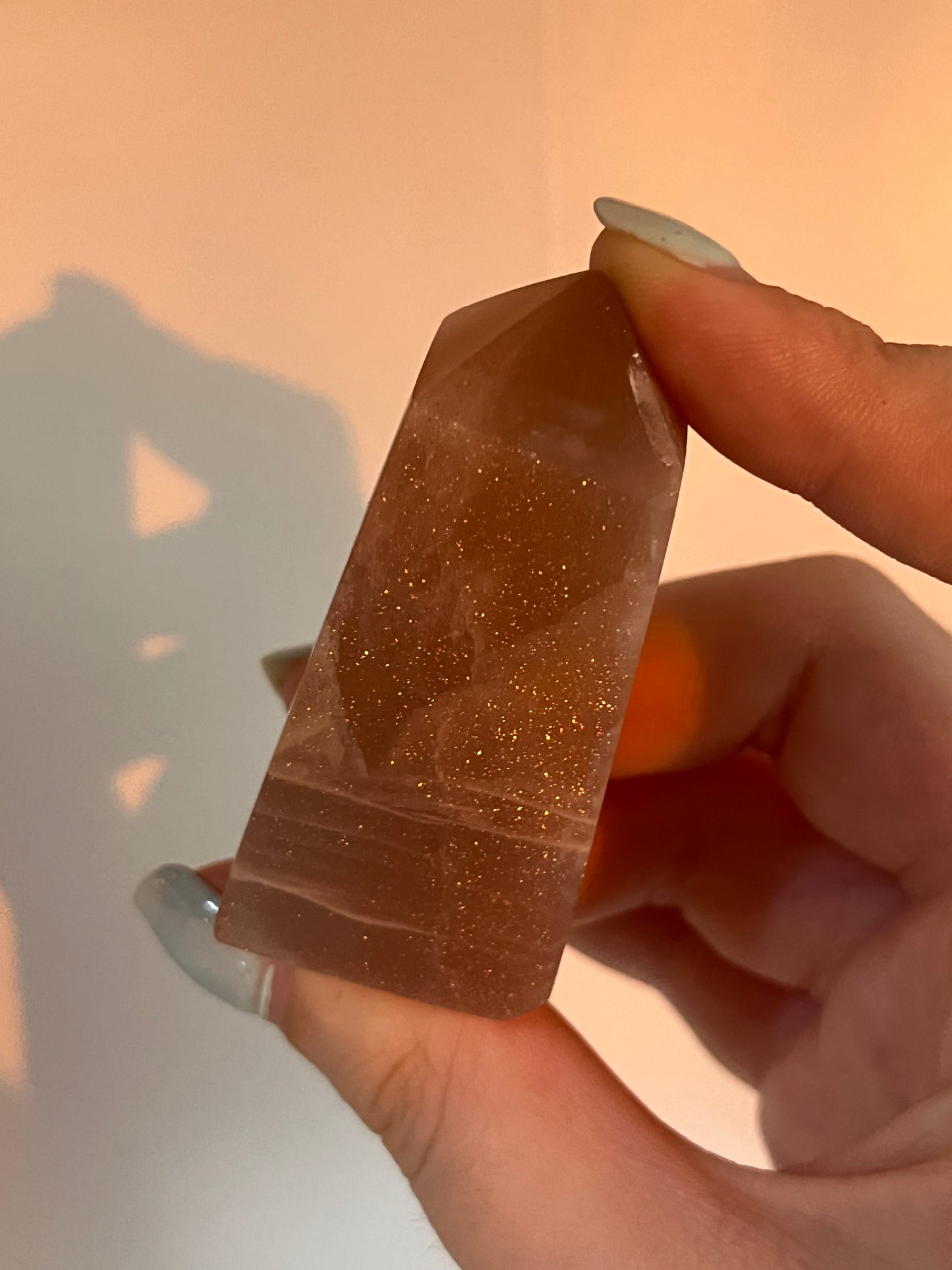 Obelisco in peach moonstone x sunstone