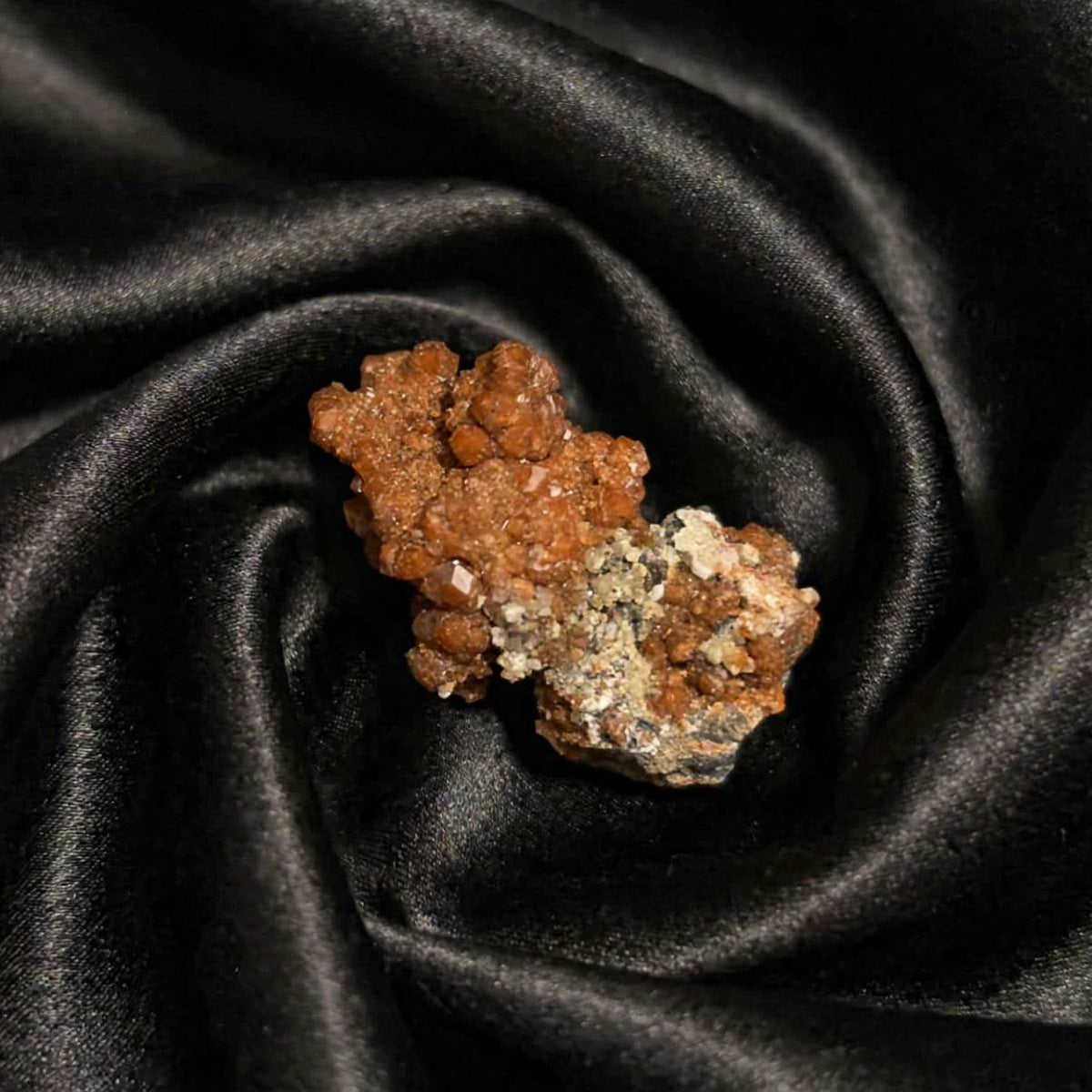 Granato e fluorite viola ottaedrica