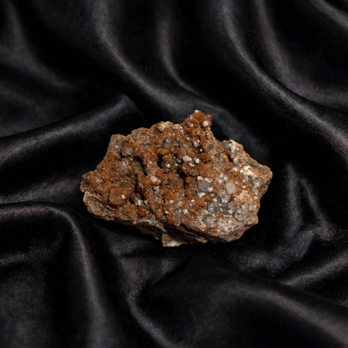 Granato e fluorite viola ottaedrica